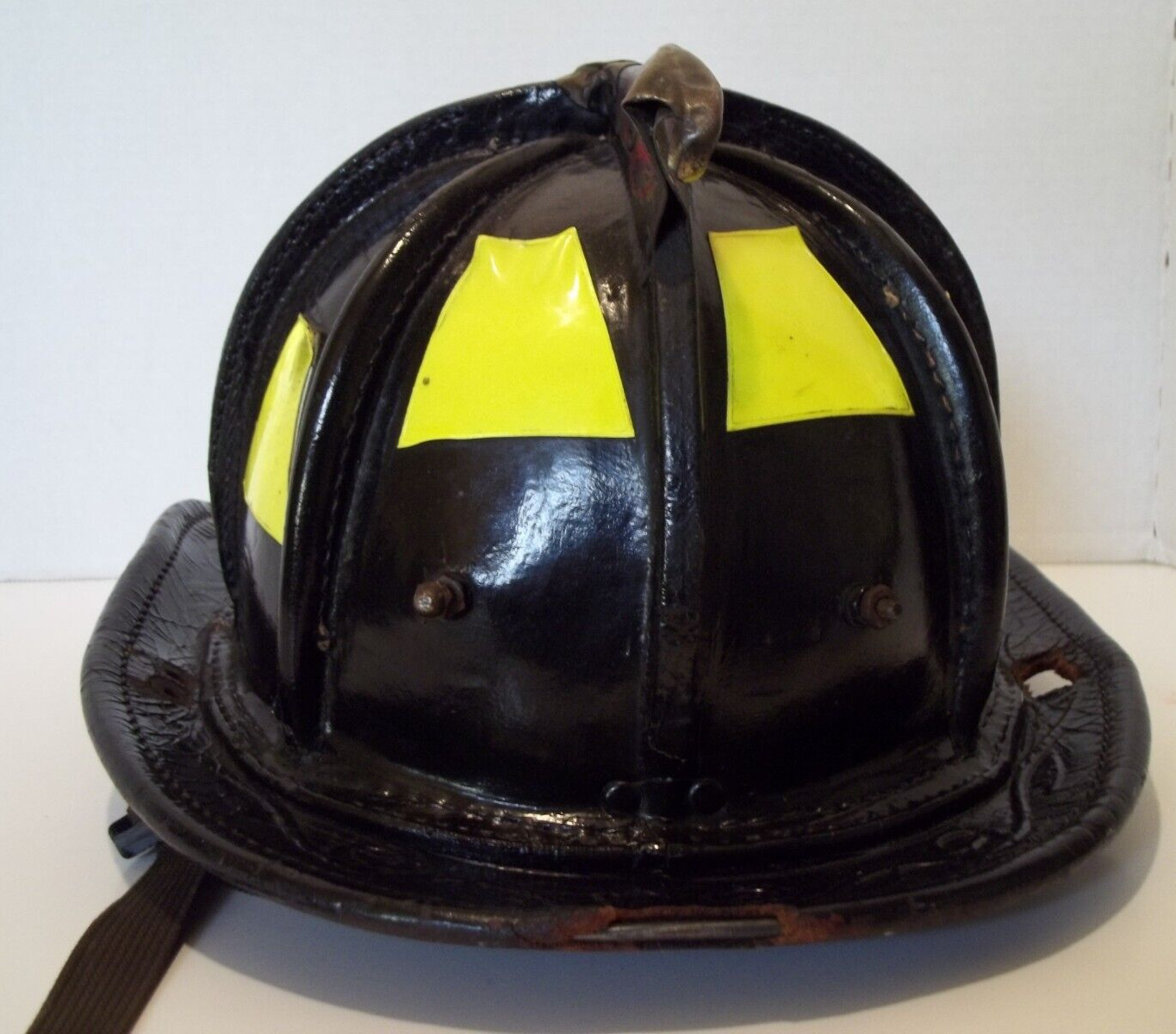 Vintage Cairnes N6A1 Sam Houston black Leather Firefighter Helmet Made USA SZ M