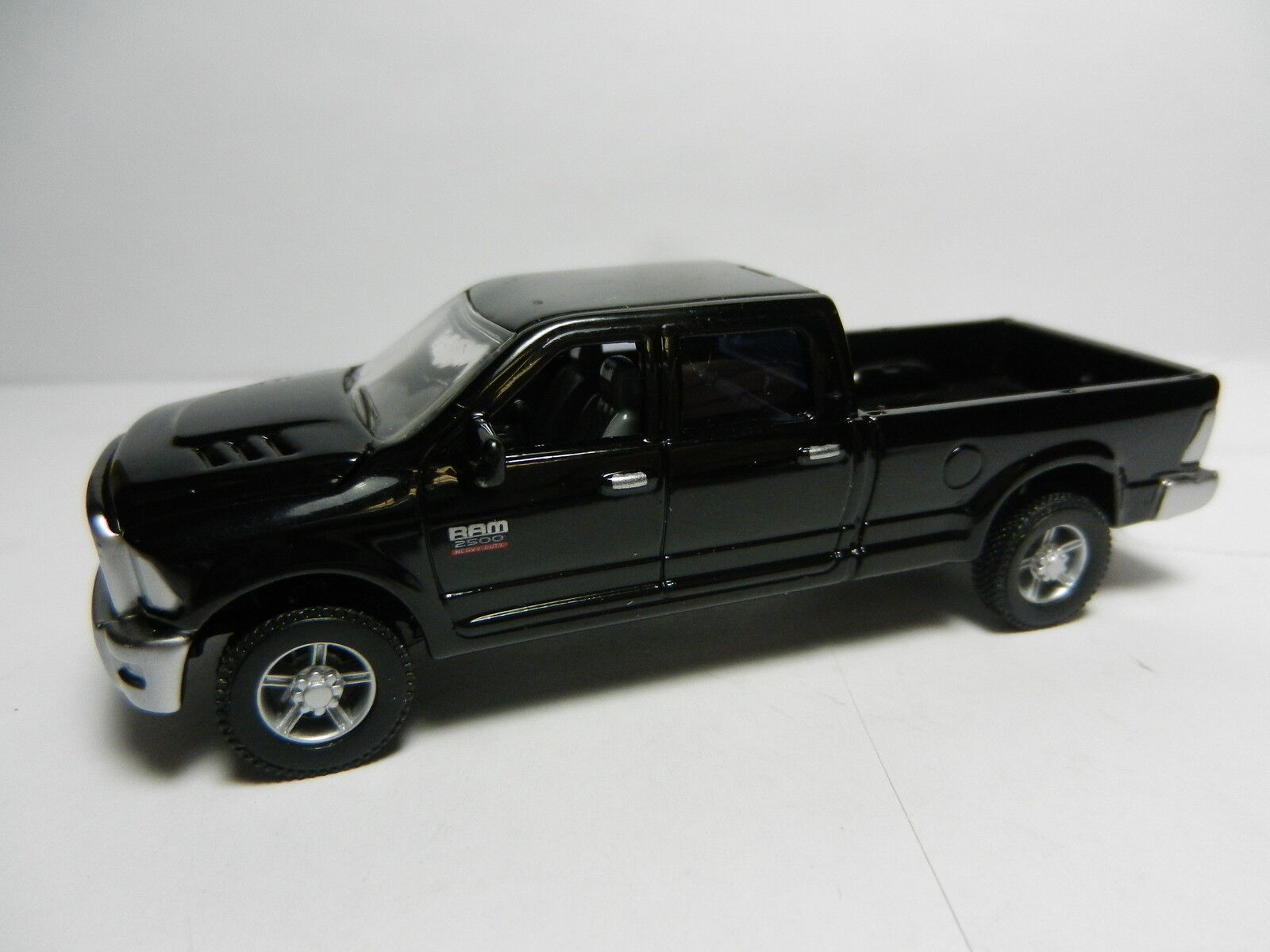 ERTL 1:64 *BLACK* 2012 Dodge Ram 2500 Heavy Duty Pickup Truck w/Hitches *NEW*