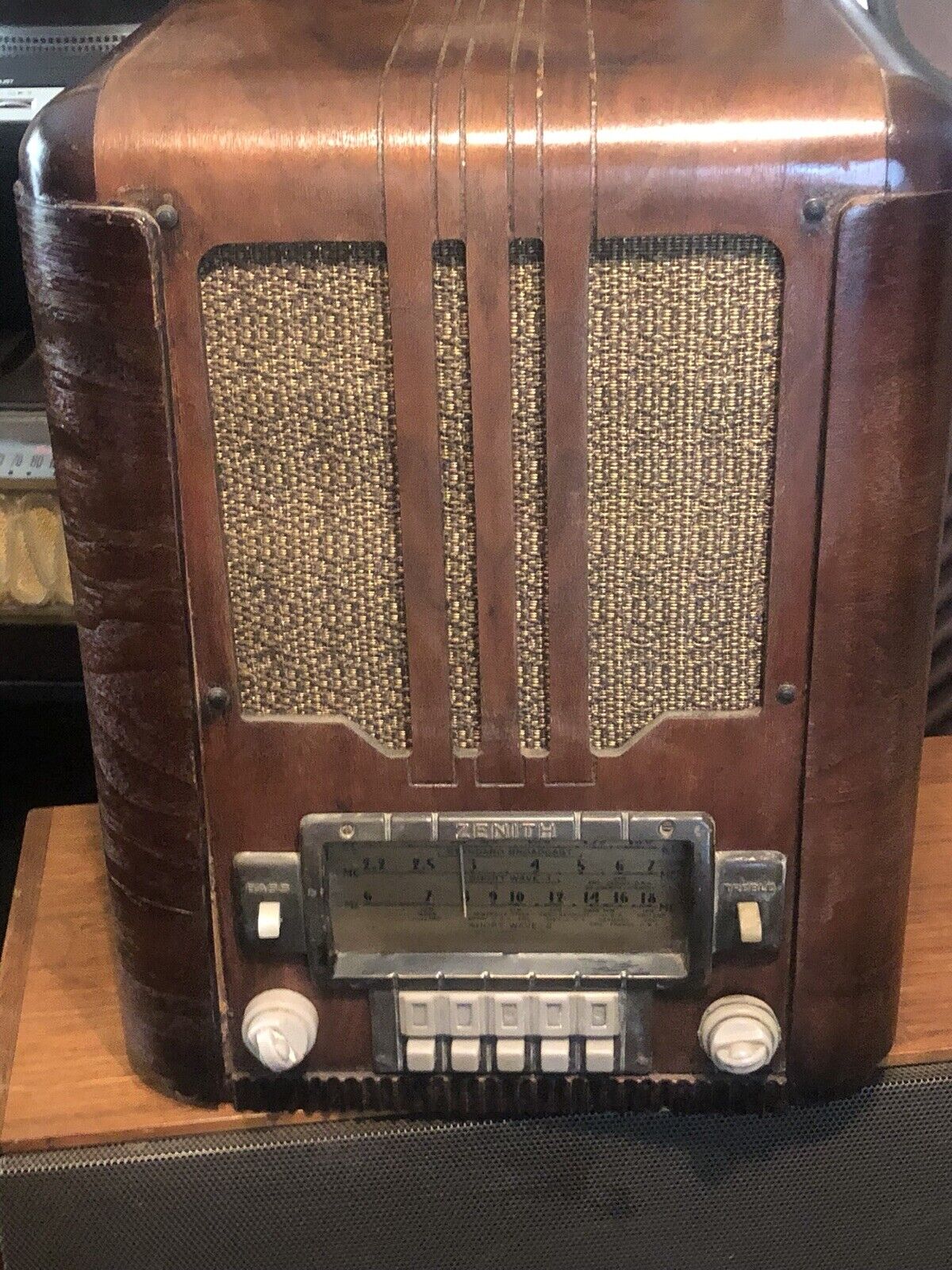Zenith Tombstone Radio Ac And Battery