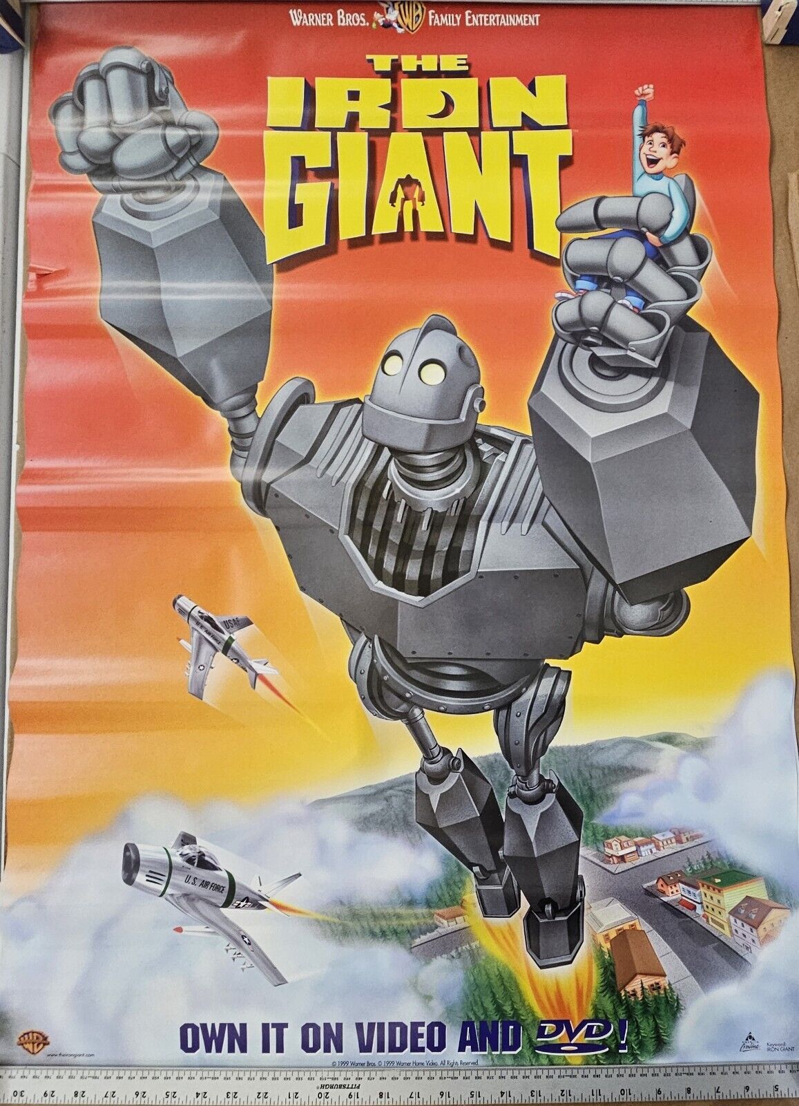 Warner Brothers percent's  Iron Giant 27 x40    DVD promotional Movie poster