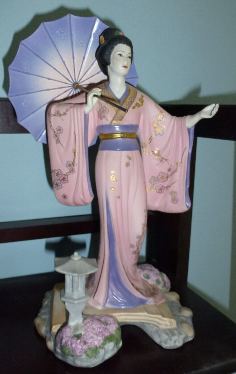 Vintage Porcelain YOSHIKO Manabu Saito FRANKLIN MINT Geisha JAPANESE Figurine