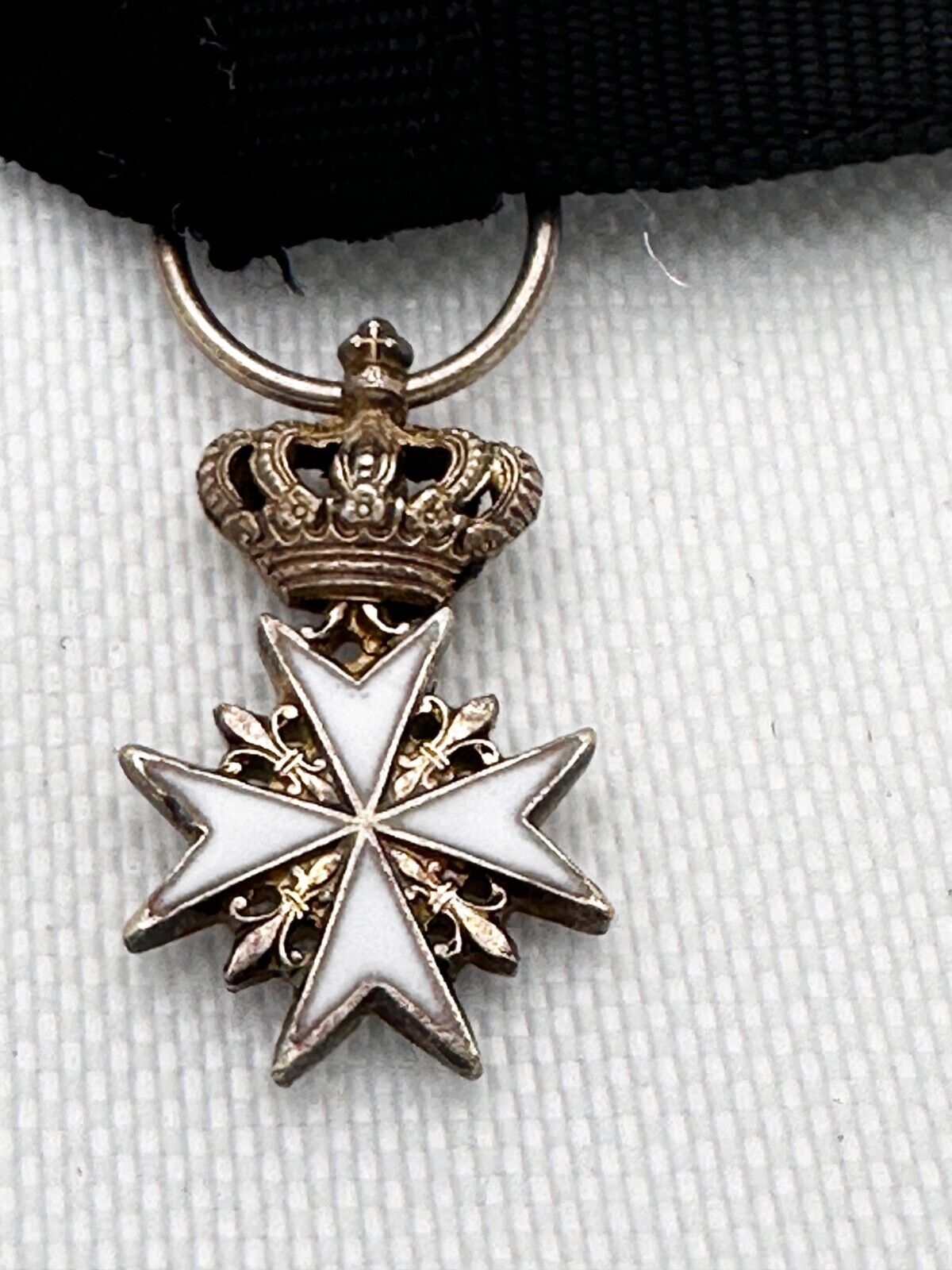 Miniature White Enamel and Gilt Military Order of Knights of Malta