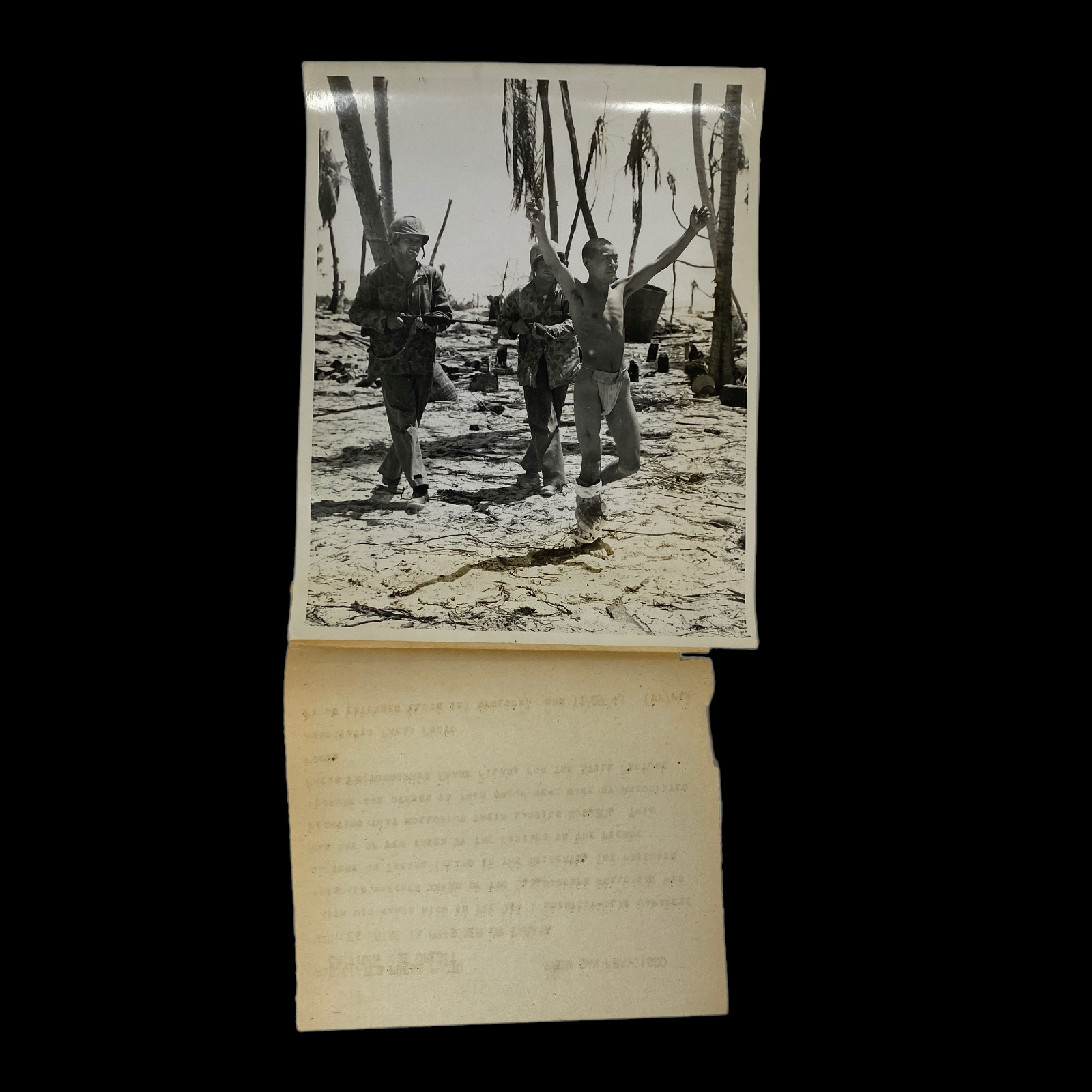 RARE 1943 WWII USMC Bring In Prisoner on Tarawa TYPE 1 Original Photograph