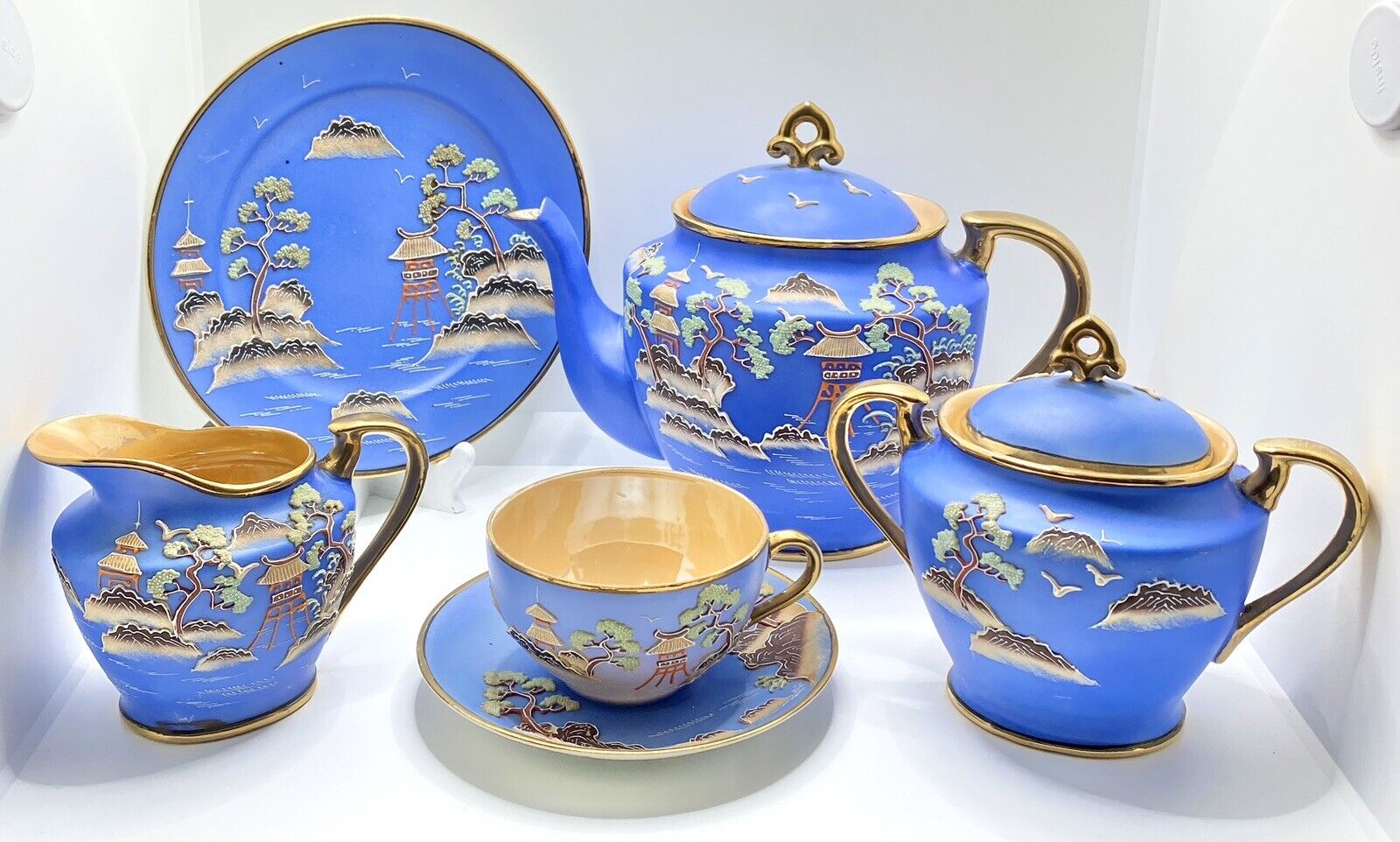 Vintage Collectible Porcelain HandPainted 1940’s Moriyama Japan 17 Piece Set