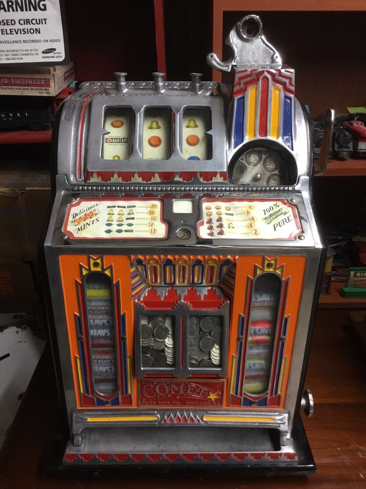 Rare Antique 1930s Pace Comet 5 cent Slot Machine With Duel Mint Dispenser. 