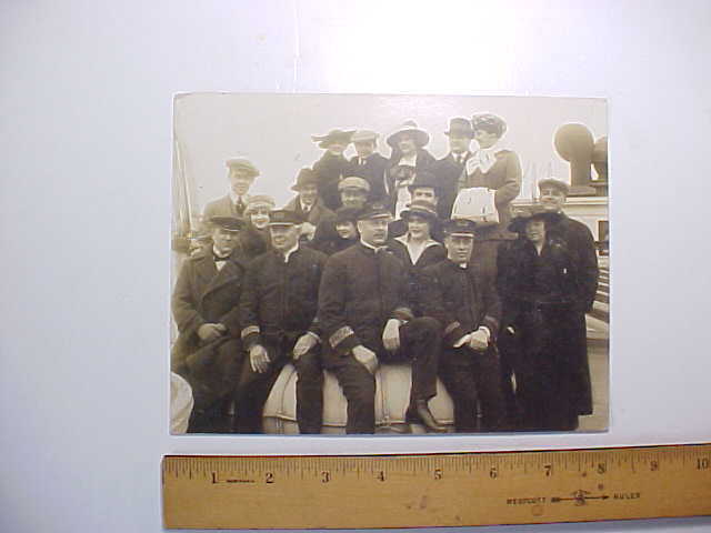 1920s PHOTO OF HOLBROOK BLINN SILENT MOVIE STAR ON BOARD SHIP WITH FRIENDS VG+