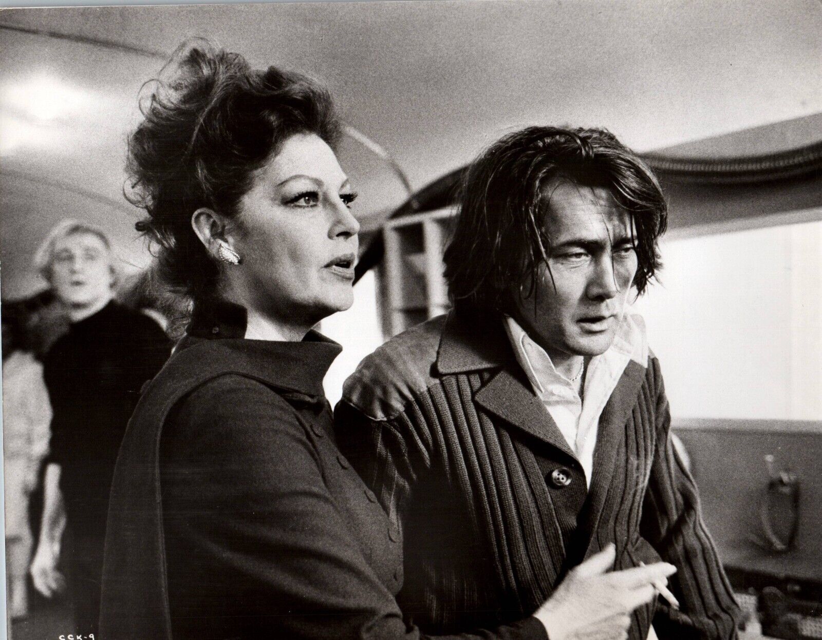 Ava Gardner + Martin Sheen in The Cassandra Crossing (1975) ❤ Photo K 353