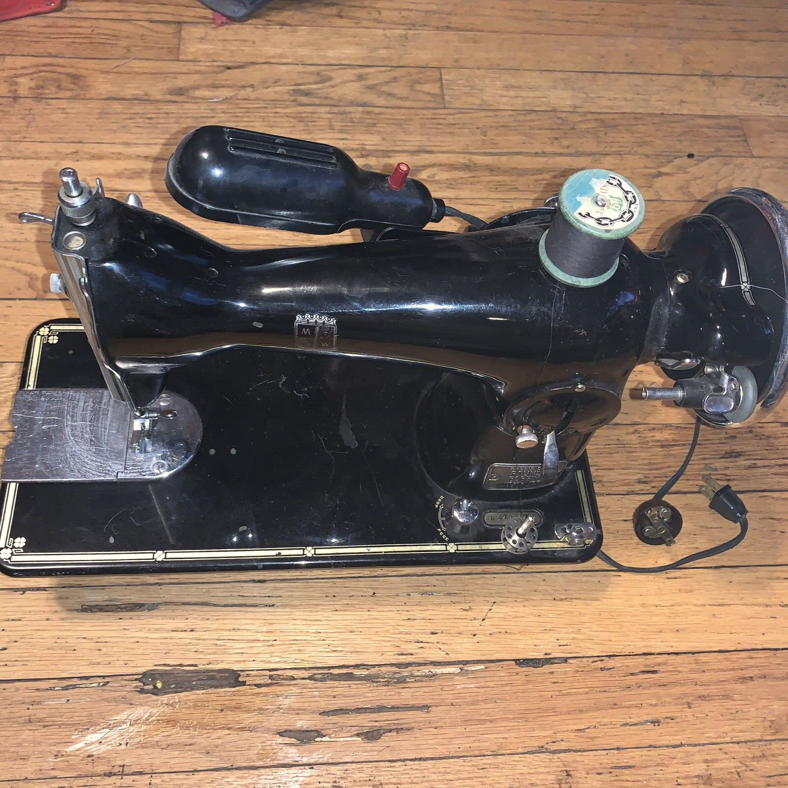 Vintage Montgomery Ward Model 188 Round Bobbin Sewing Machine