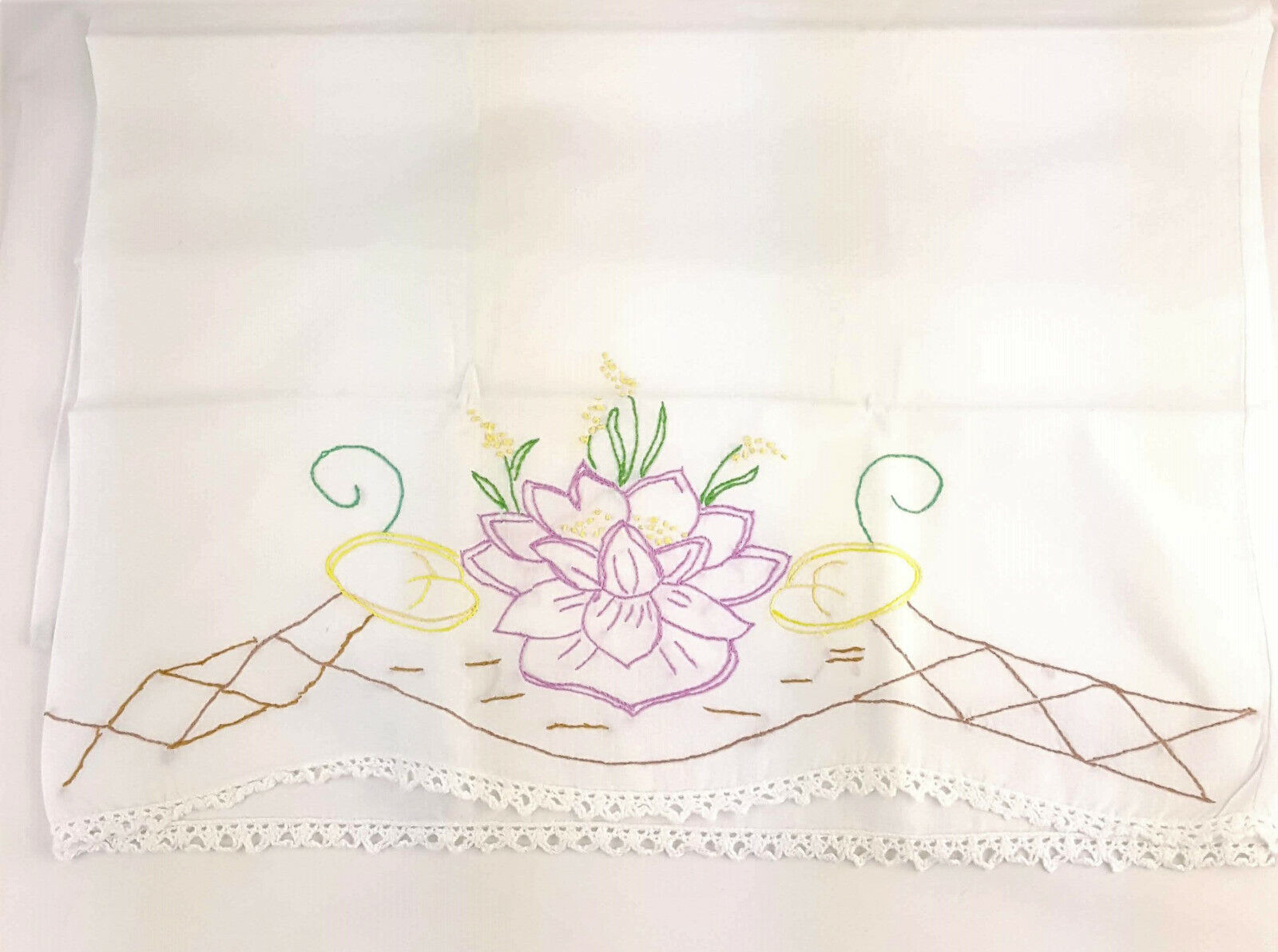 Vintage Standard Pillowcase set of 2 Crochet Lace Scalloped Embroidered Floral