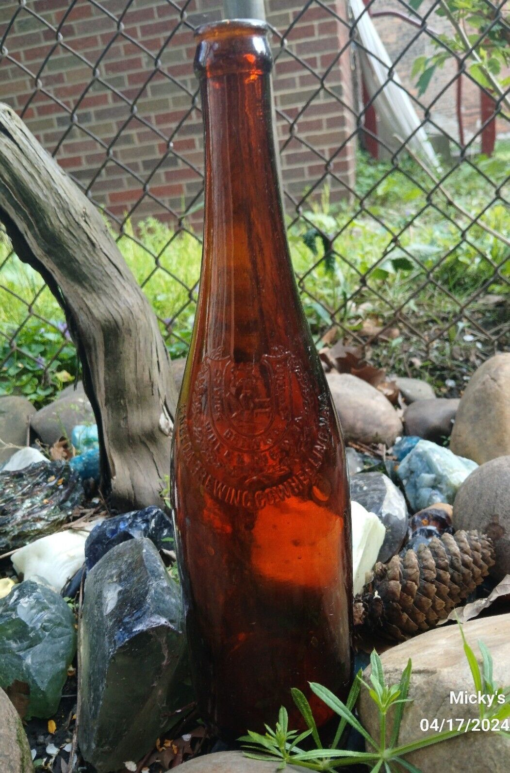 Antique Uneeda Brewing Co. Beer Bottle Wheeling Wv Small Logo/Red- Amber 1911