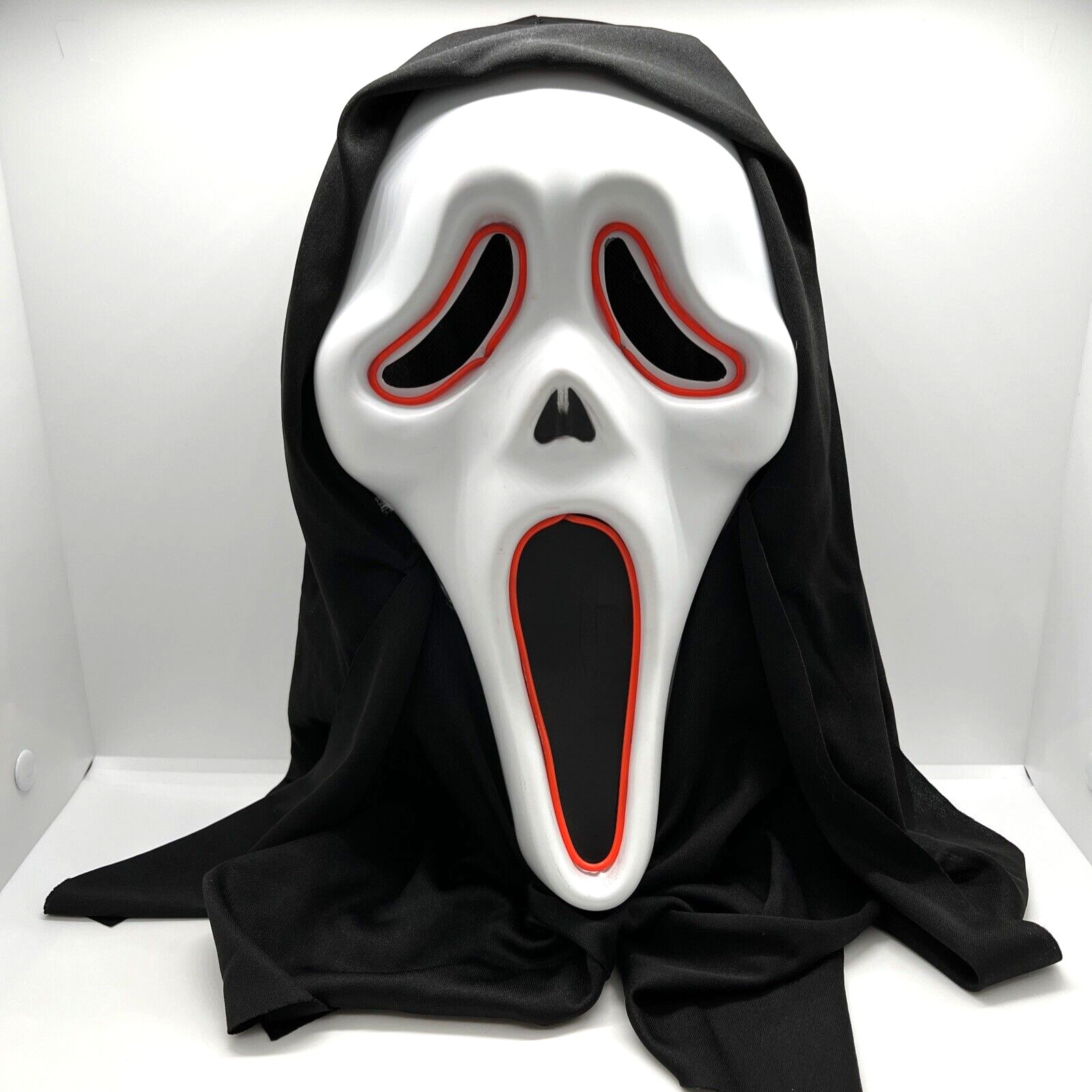 E.L. Ghost Face The Icon of Halloween Mask Light By Fun World - Working - Used