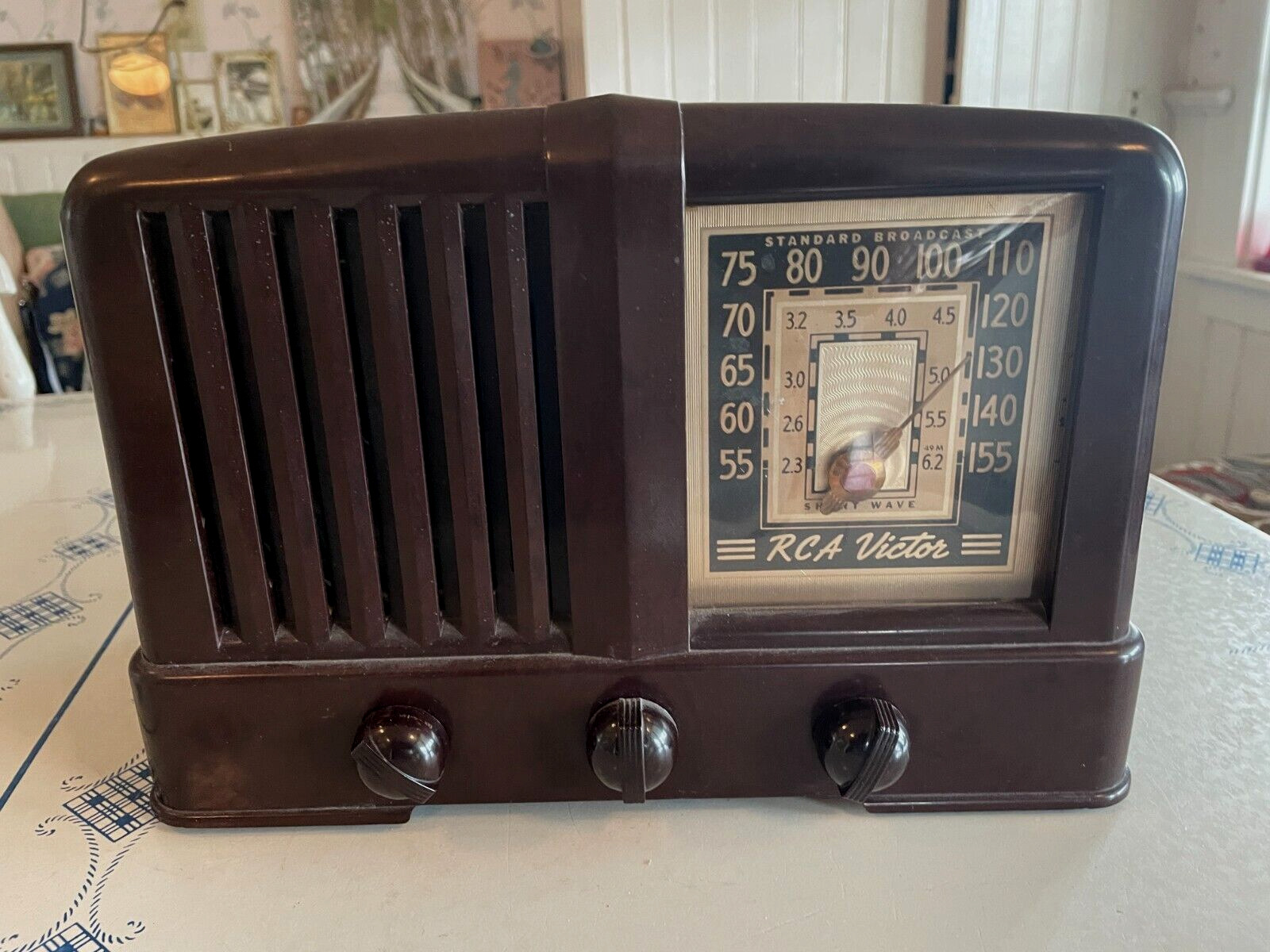 Vintage 1939 RCA Victor Model 46X11 AM Tube Radio