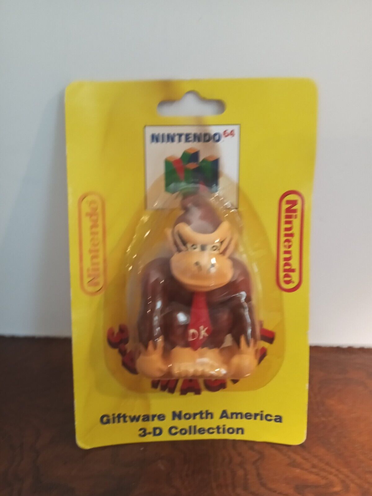 NEW Vintage Nintendo Donkey Kong   Fridge Magnet Figure