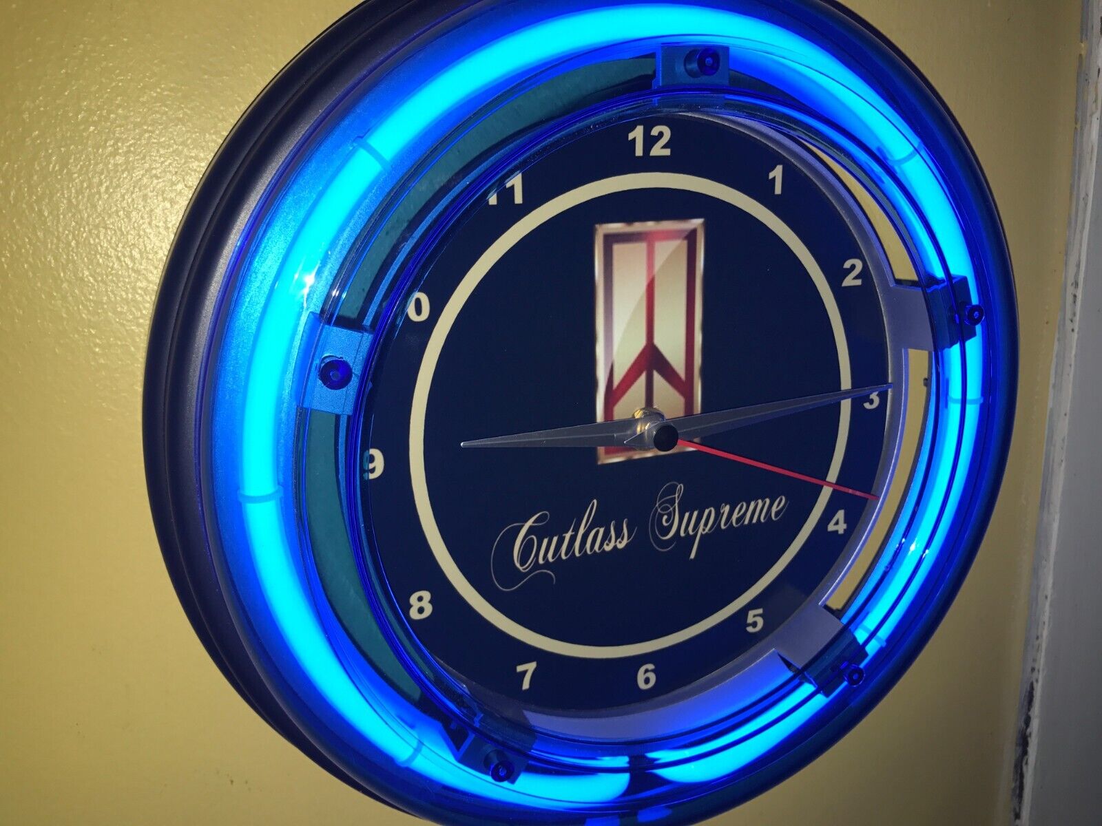 Oldsmobile Cutlass Supreme Motors Auto Garage Man Cave Neon Wall Clock Sign