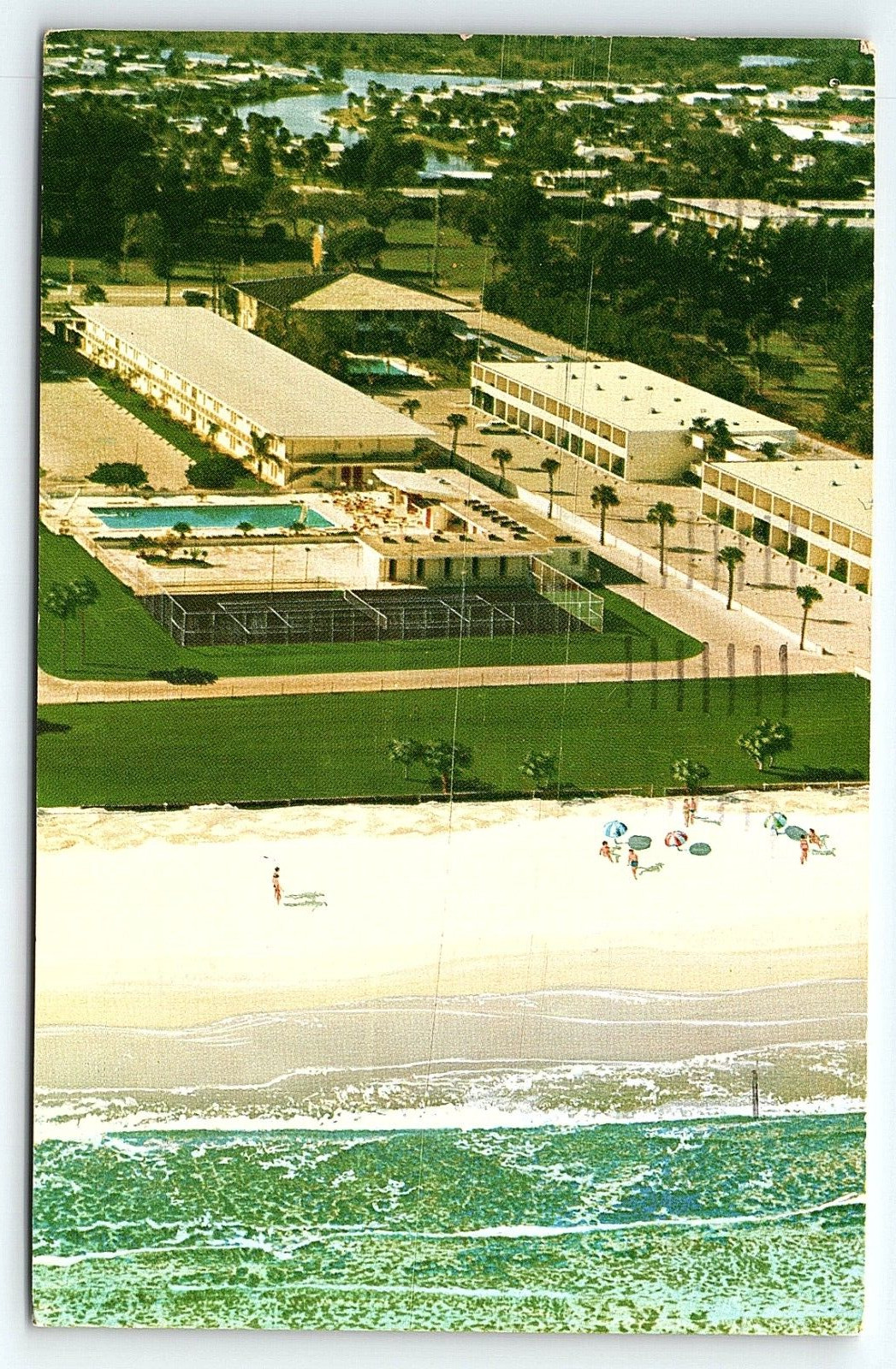1960s COCOA BEACH FL QUALITY COURTS MOTEL ATLANTIC AVE  BEACHSIDE POSTCARD P2386