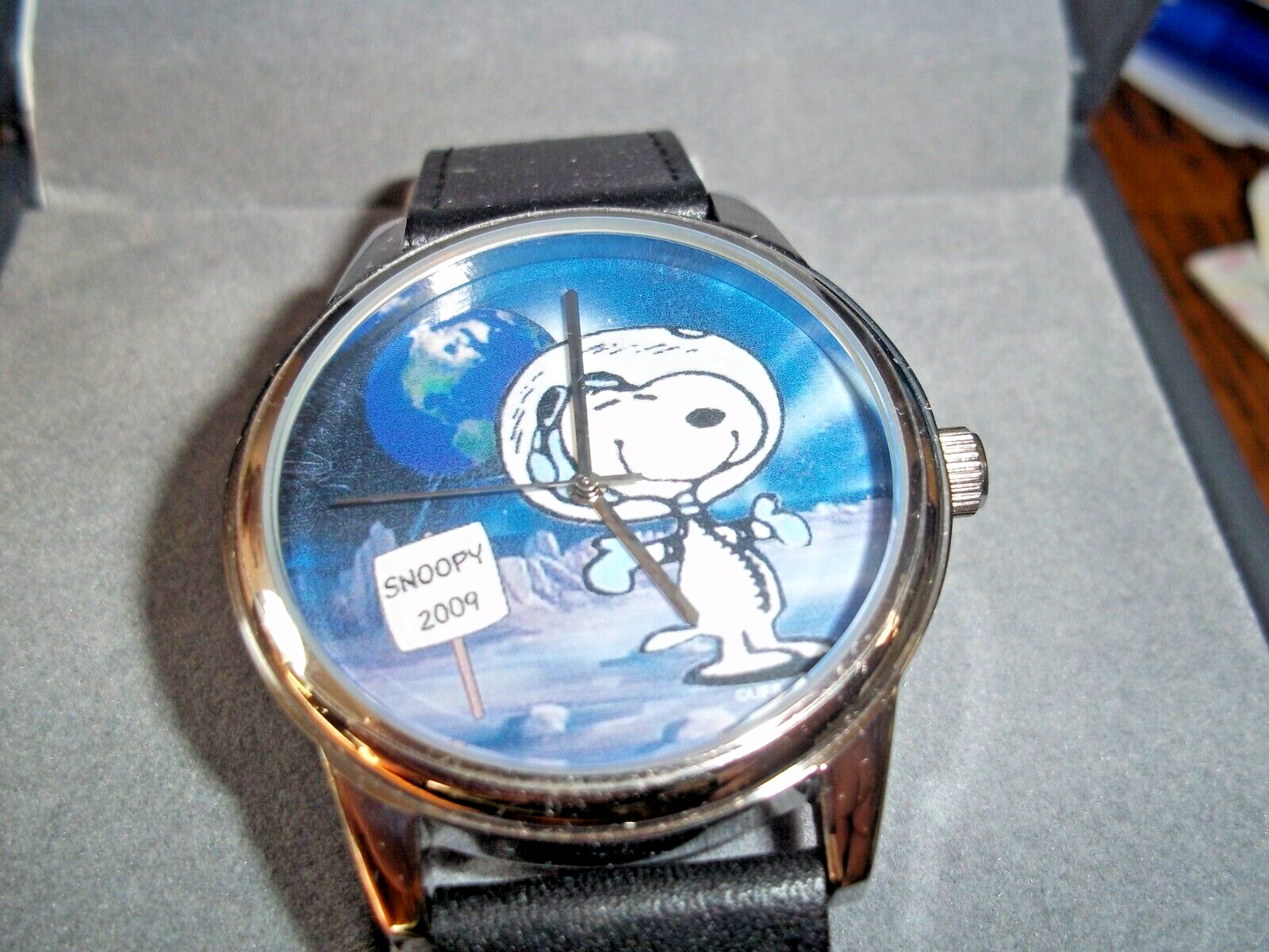 PEANUTS Snoopy Astronaut Watch 2009 Charles Schultz Museum