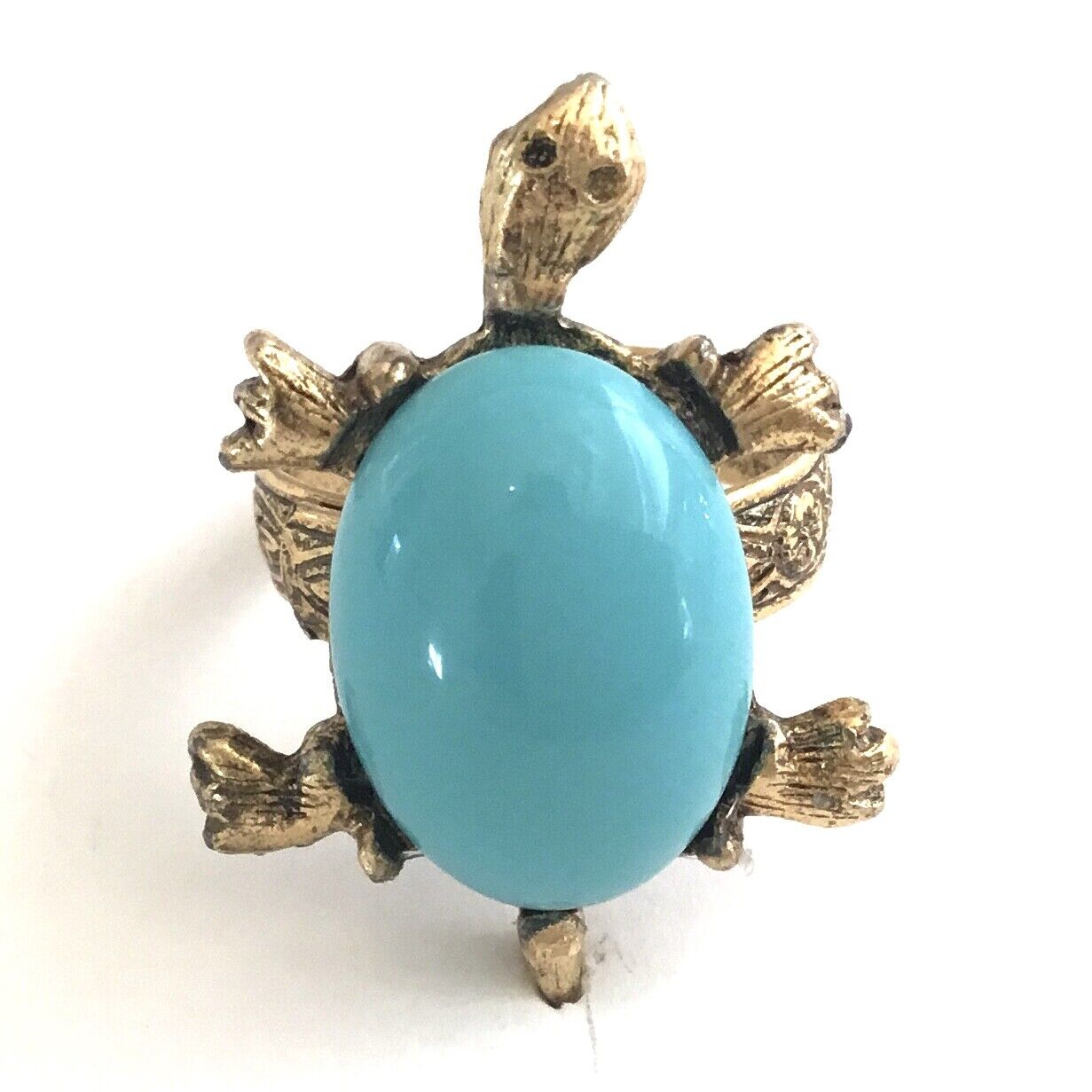 Vintage Turtle ring with Vintage Turquoise colored Cabachon gold tone metal. 