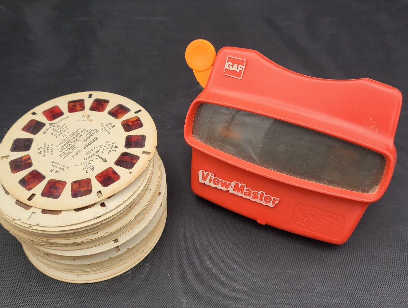 Vintage Red GAF Viewmaster View-Master Viewer Toy, Made in USA & Appr. 60 Reels