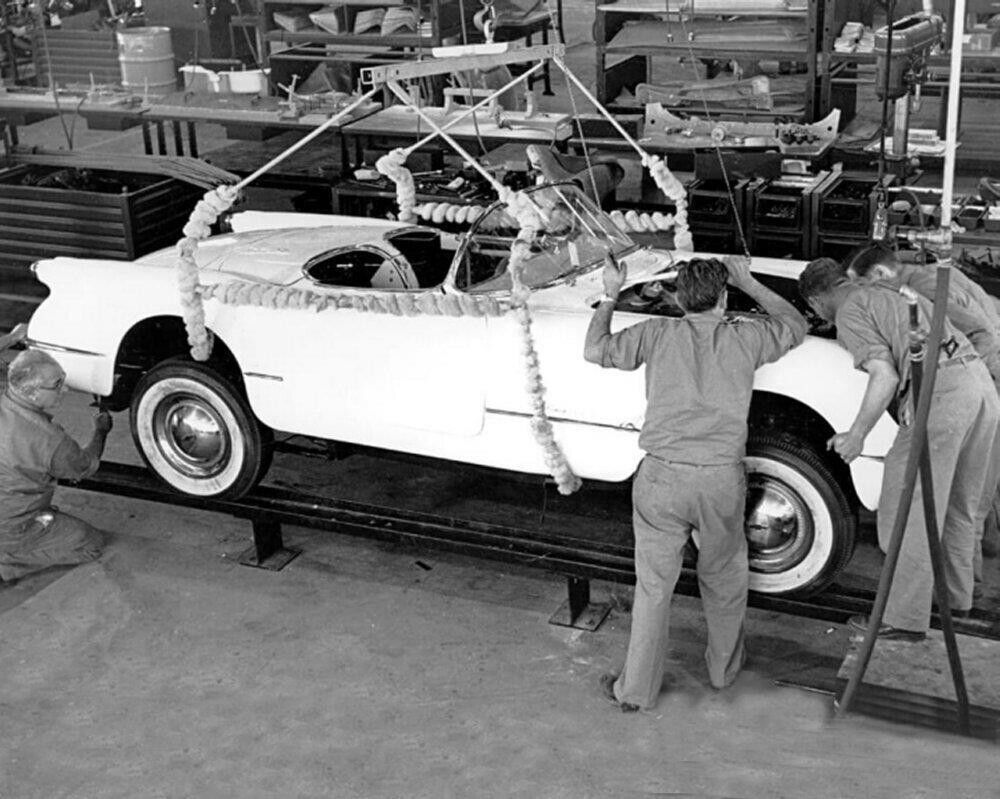 1954 CHEVROLET CORVETTE Body & Chassis Classic Car Assembly Picture Photo 4x6