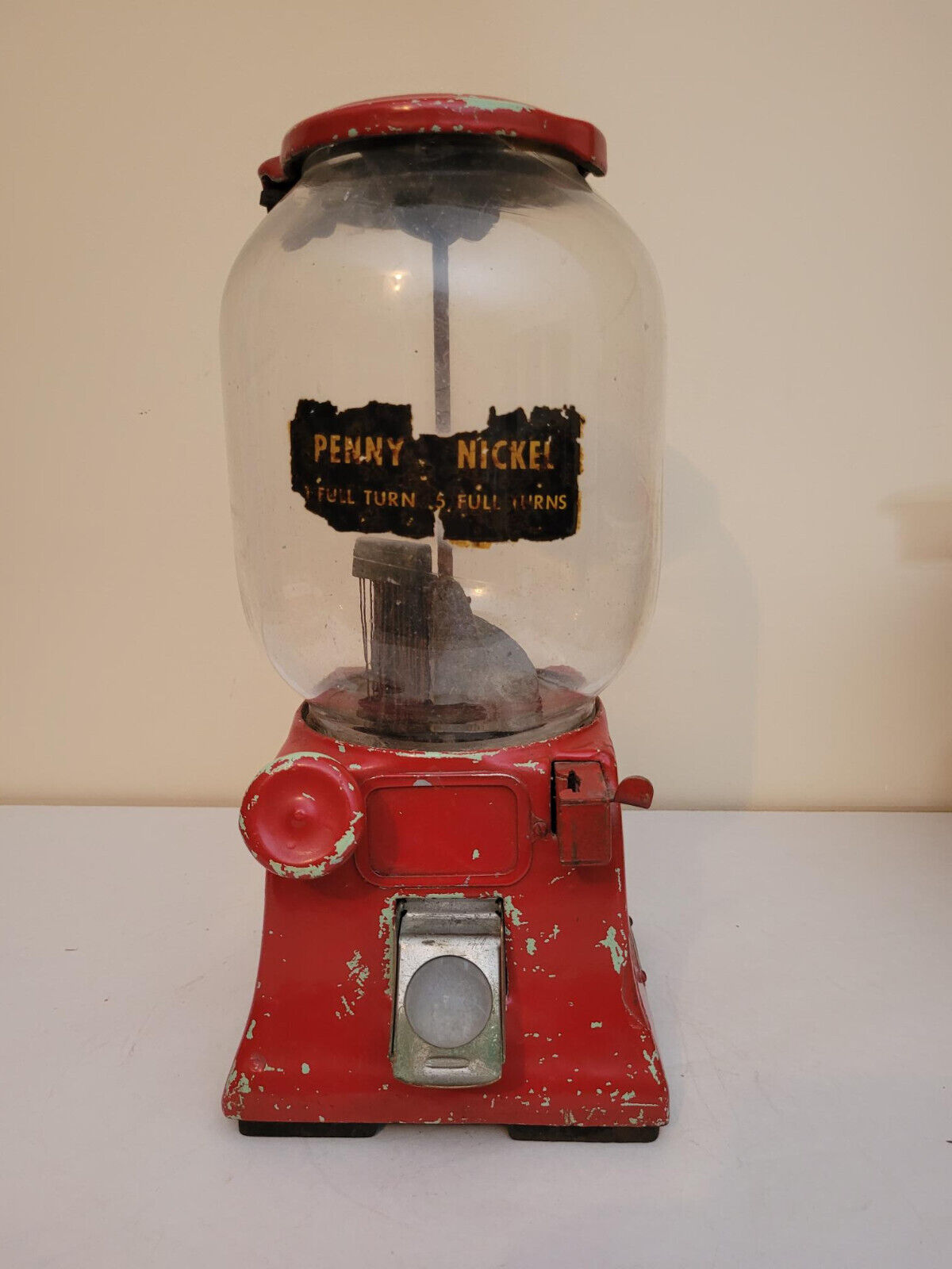 RARE  1930'S NORTHWESTERN 31  PENNY-NICKEL PORCELAIN GUMBALL MACHINE - AS IS