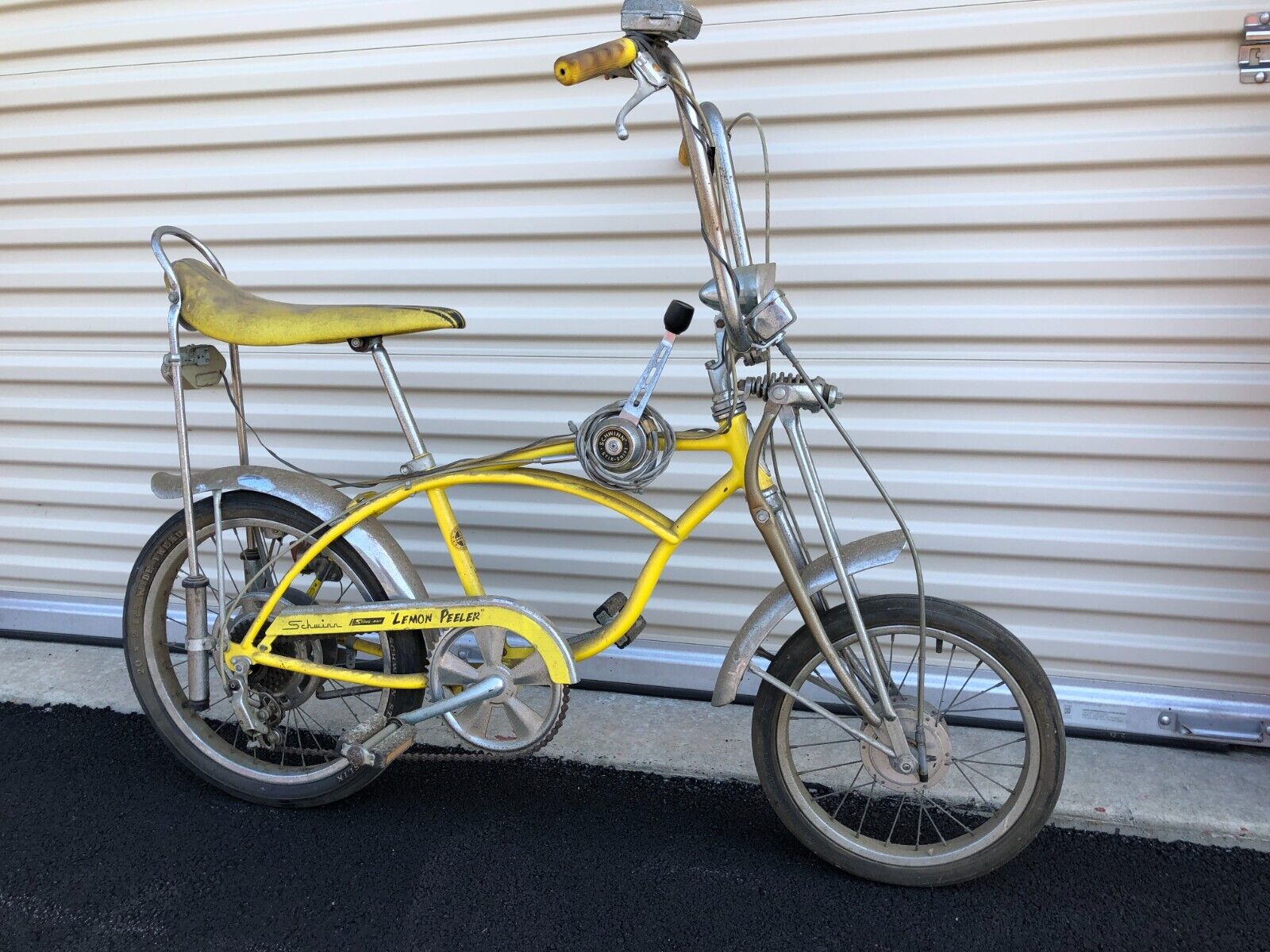 Schwin 1973 - AJ Stingray Lemon Peeler Disc Brake 5 Speed Krate Bike