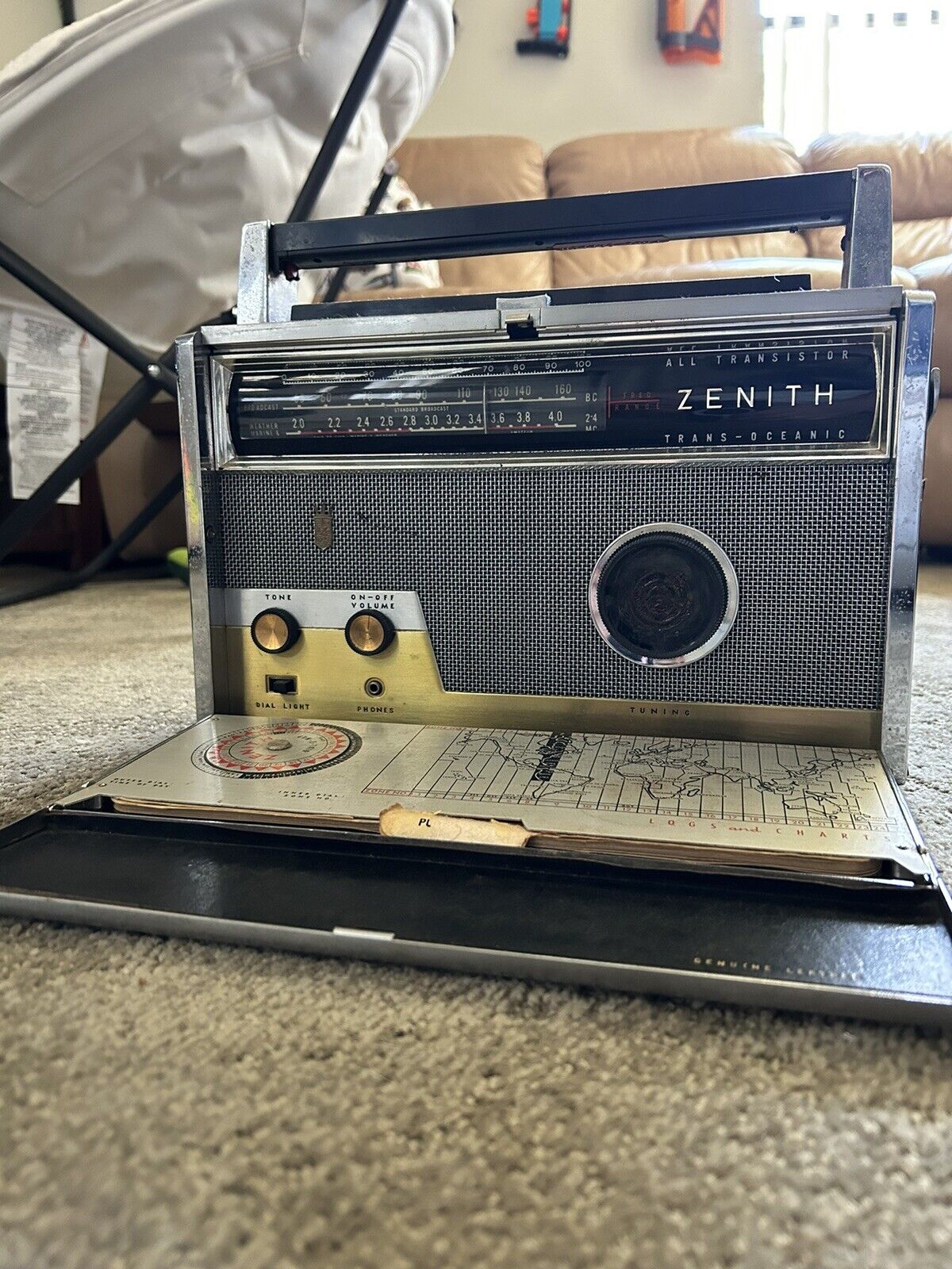 Vintage Transoceanic Royal 1000-D Zenith All Transistor Short Wave Radio 