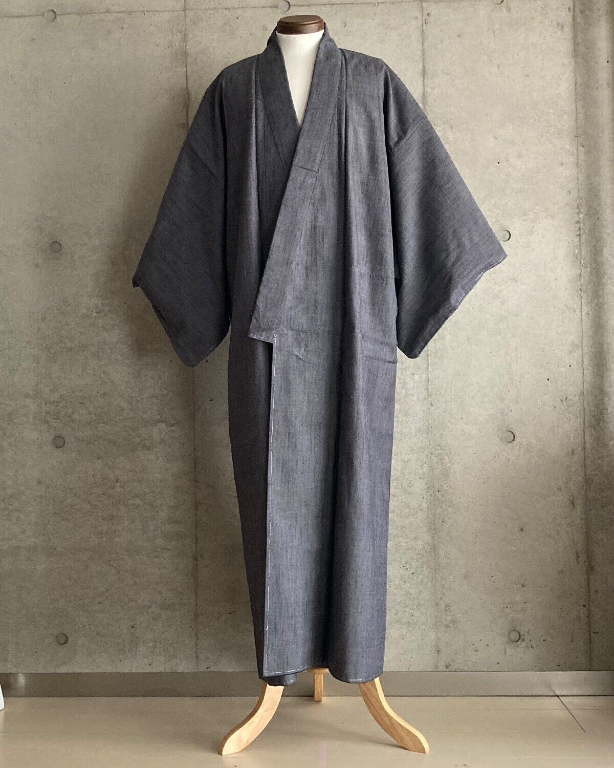 EM005: Vintage Japanese Men\'s Kimono. Silk. Mawata Tsumugi. Length 143cm/56.2\