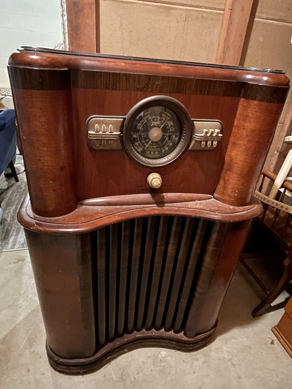 Vintage Zenith Console Radio