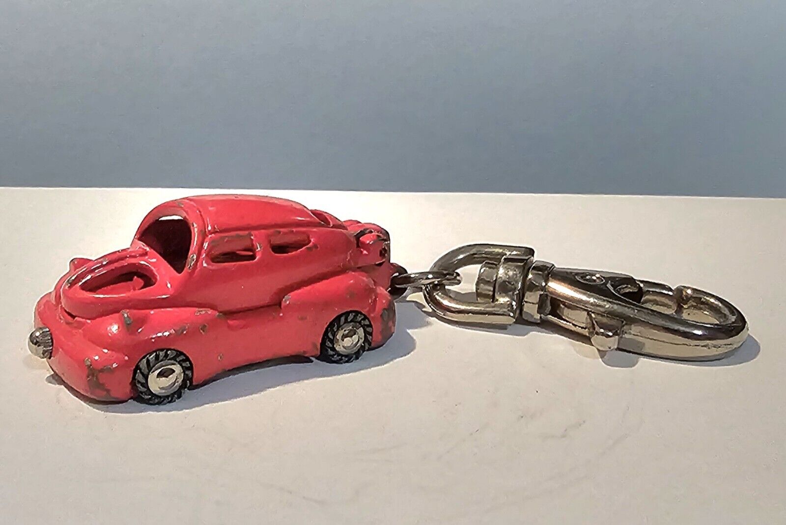 VTG Mini Metal Red Car Keychain w Clock Inside. VHTF