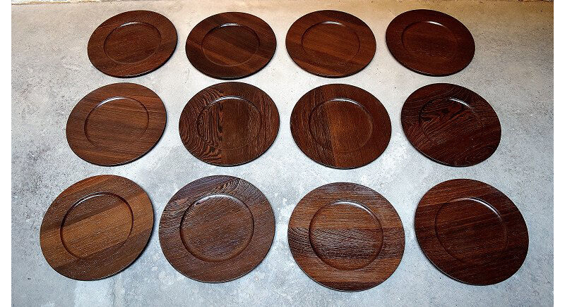 Jens Quistgaard for Kronjyden complete for 12 persons cover plates in rosewood. 