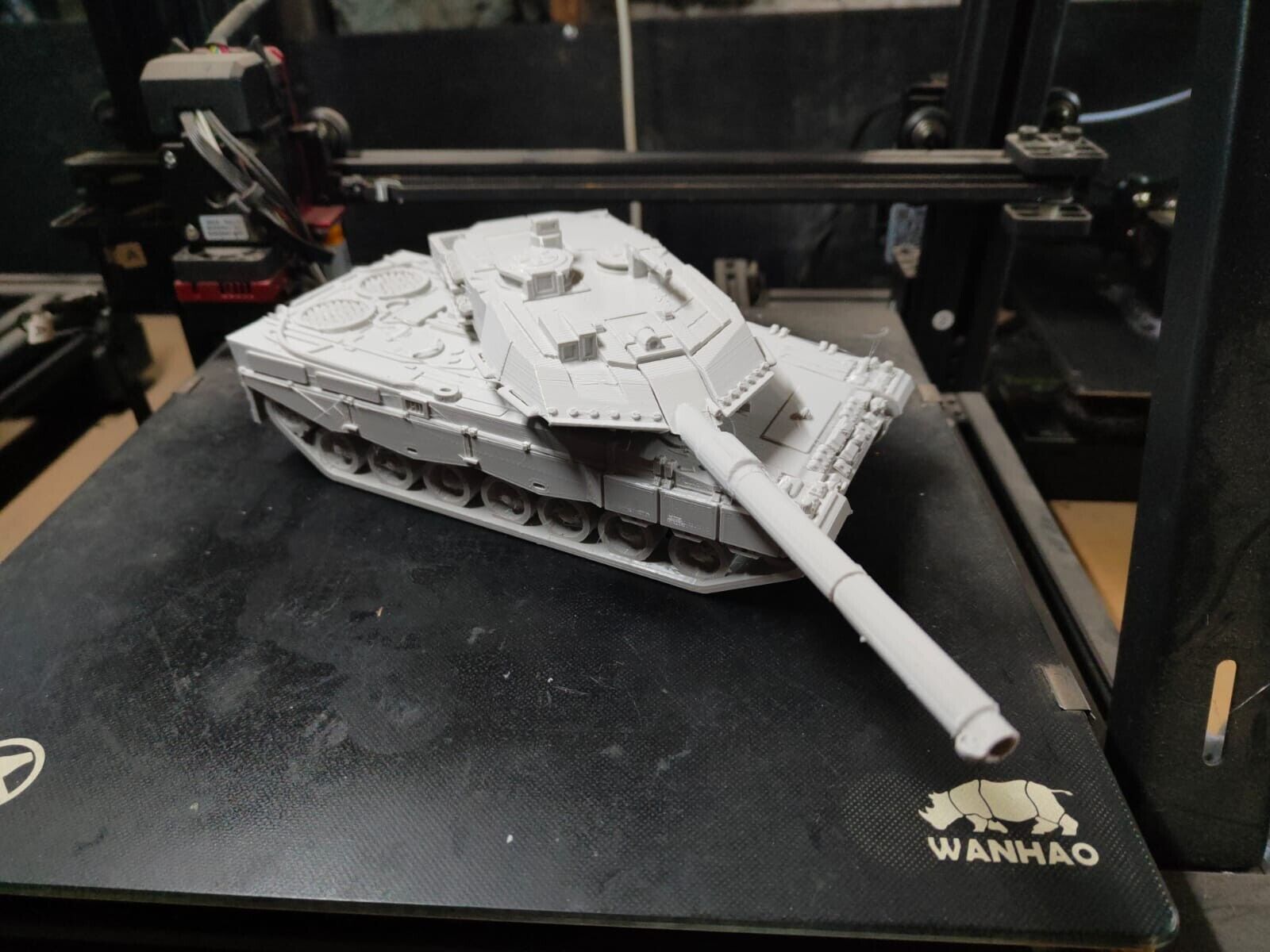 German Leopard 2A5 Tank scale 1:35 Models Kits DIY