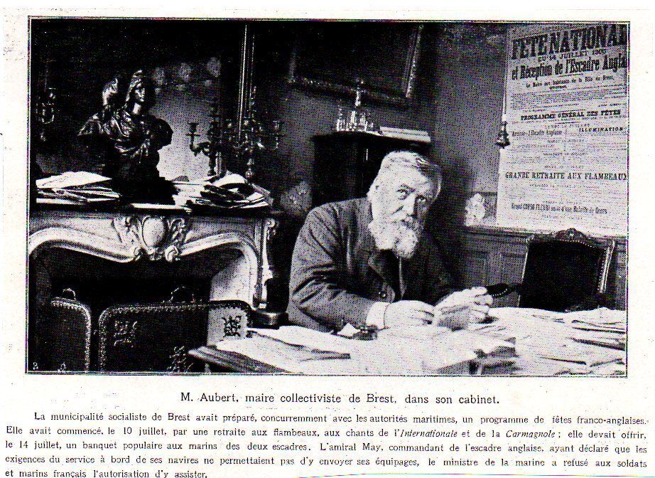 1905 -- M AUBERT MAYOR COLLECTIVISTE DE BREST IN HIS CABINET 3L815