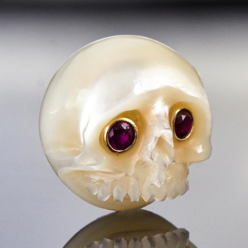 11.52mm Skull Design Cabochon Carved Freshwater Pearl Ruby Gem Eyes Inlay 1.58g