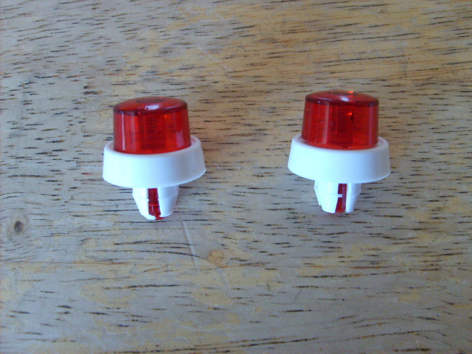 GET TWO REPRO - RED & WHITE PLASTIC BEACON LIGHTS FOR YOUR TONKA - PARTS