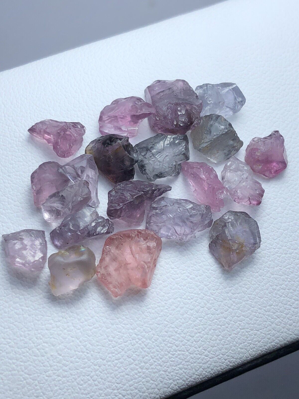 31  Crt / 20 Piece / Beautiful Natural Facet Rough Quality Spinel From Burma