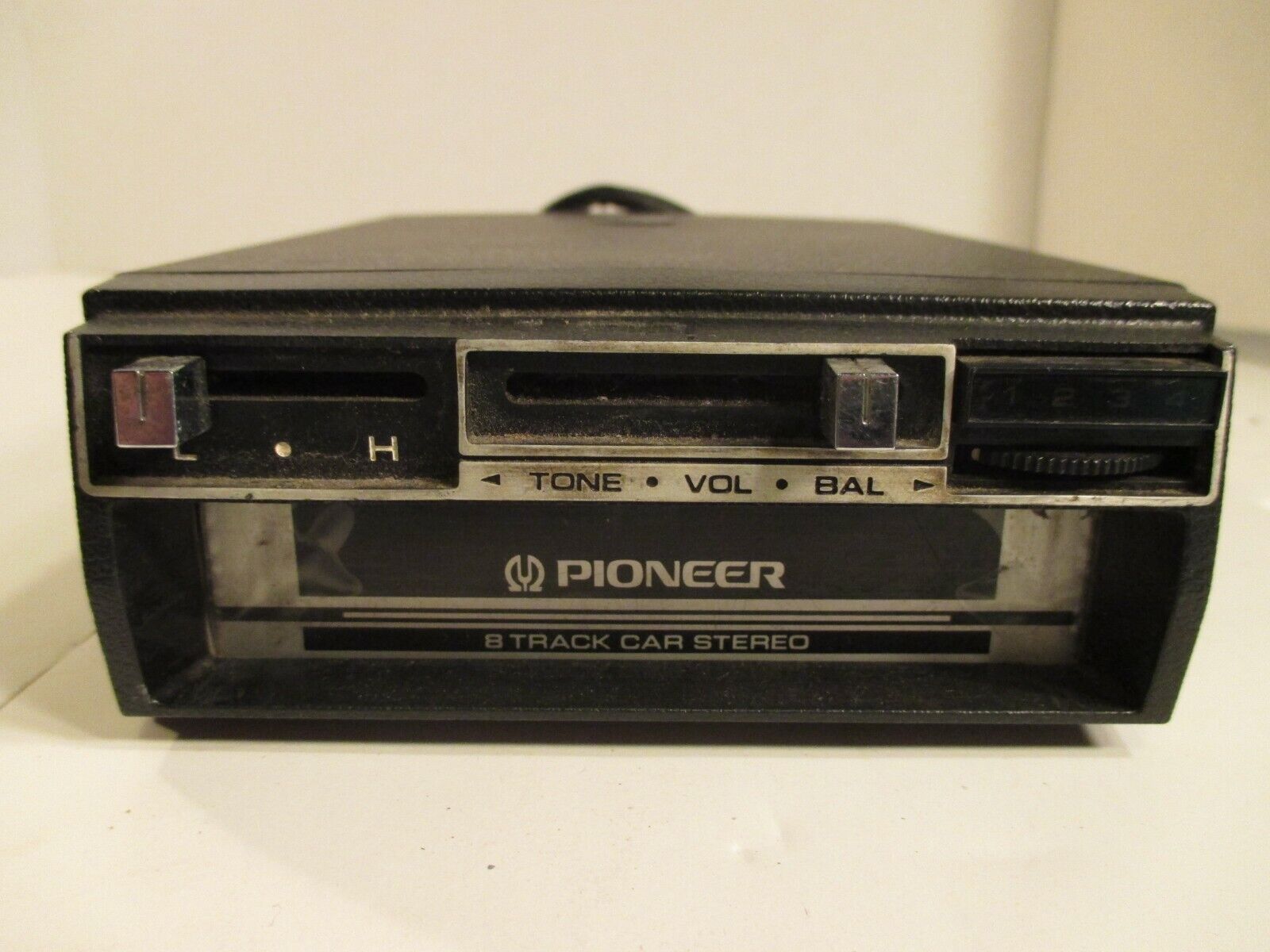 Pioneer TP-252 8-Track Car Stereo Tape Player   Untested  as is 
