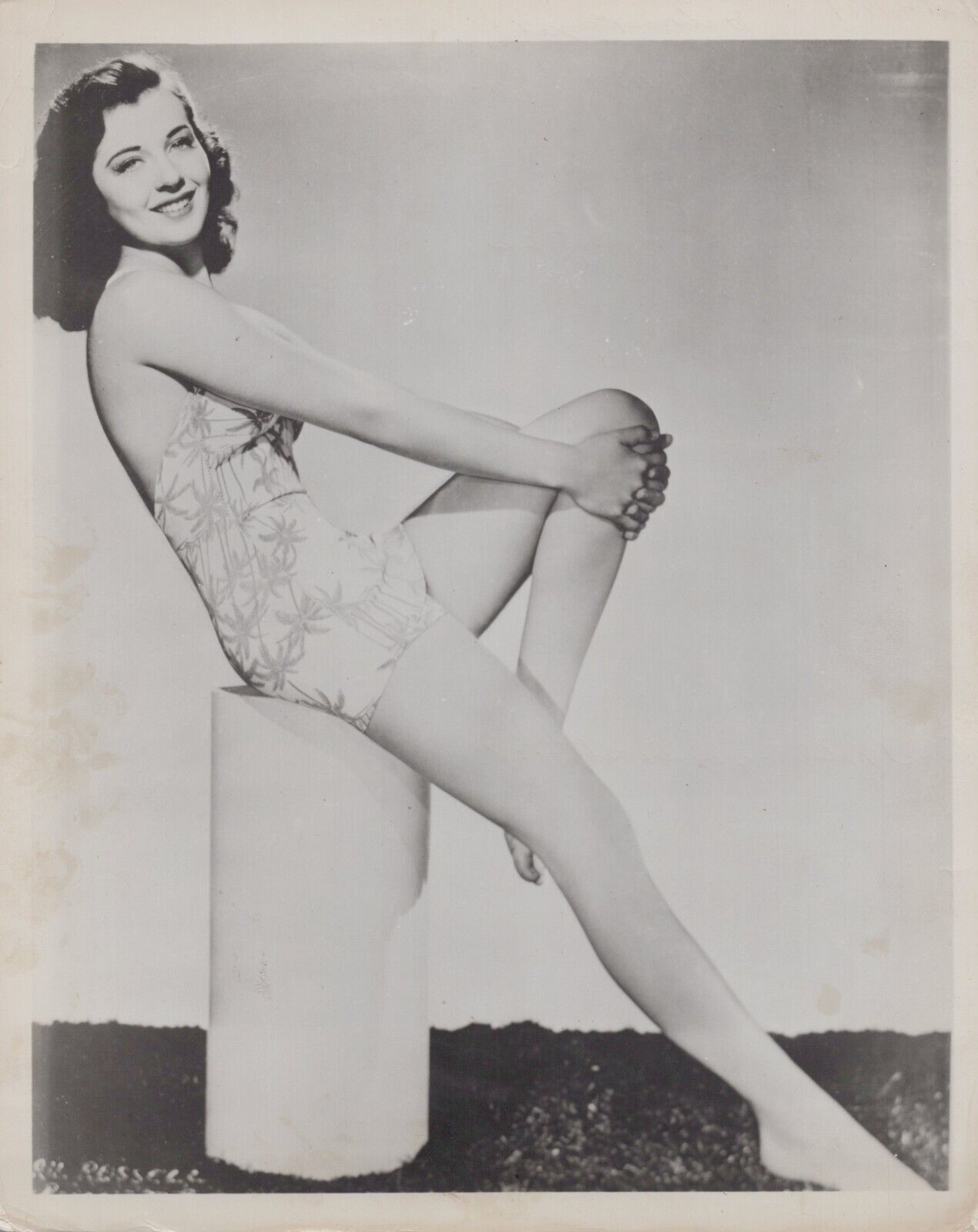 Gail Russell (1948) 🎬⭐ Original Vintage - Leggy Cheesecake Swimsuit Photo K 322