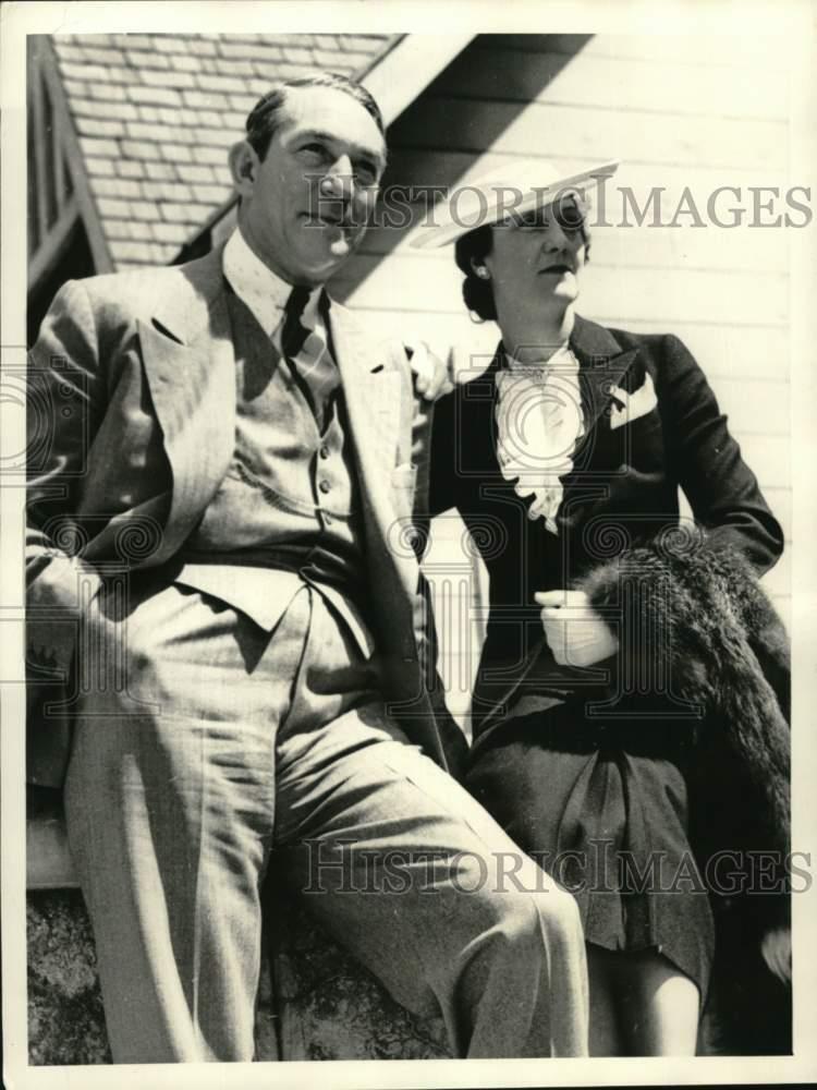 1937 Press Photo Arthur McLaglen & Fiancee, Socialite Marie Mitchell Shipley