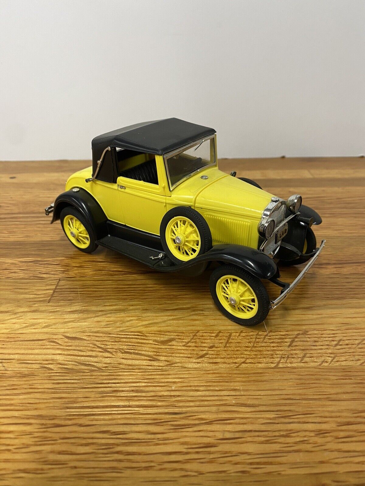 EARLY Monogram 1930 Ford Coupe/Convertible 1/25 th Model Kit-Completed Build
