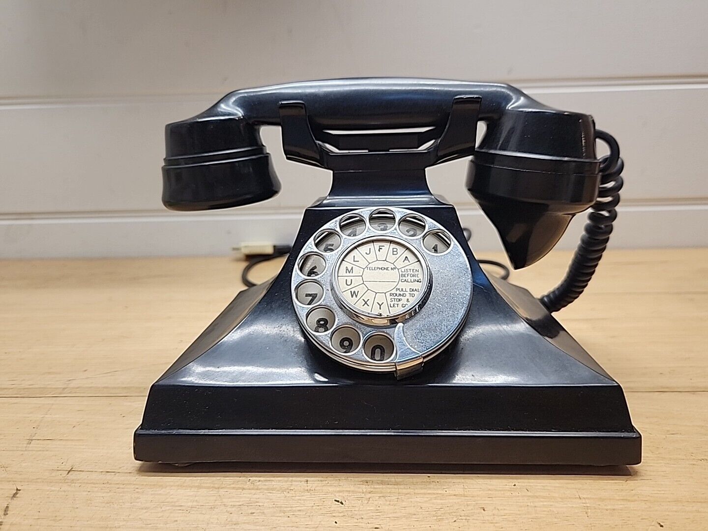 Vintage Pyramid Phone..near Mint  Siemens England  C1930. PMG