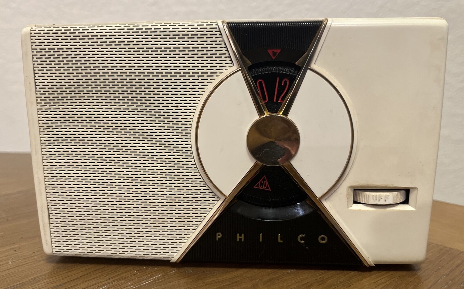 Vintage Philco Model T-7-126 Transistor Radio Model 1957 W/leather Case Works