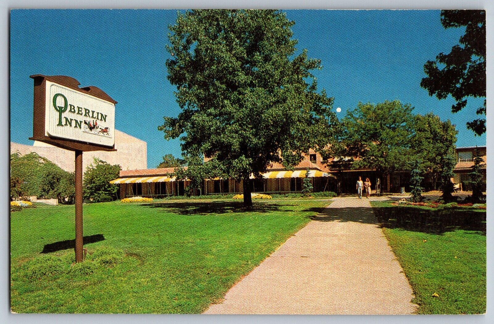 Oberlin, Ohio OH - Beautiful Oberlin Inn - Vintage Postcard - Unposted