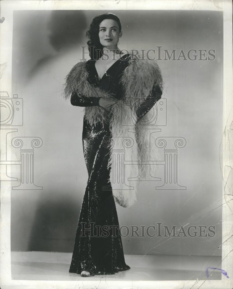 1957 Press Photo Singer Actress Julie Wilson - RSH65463