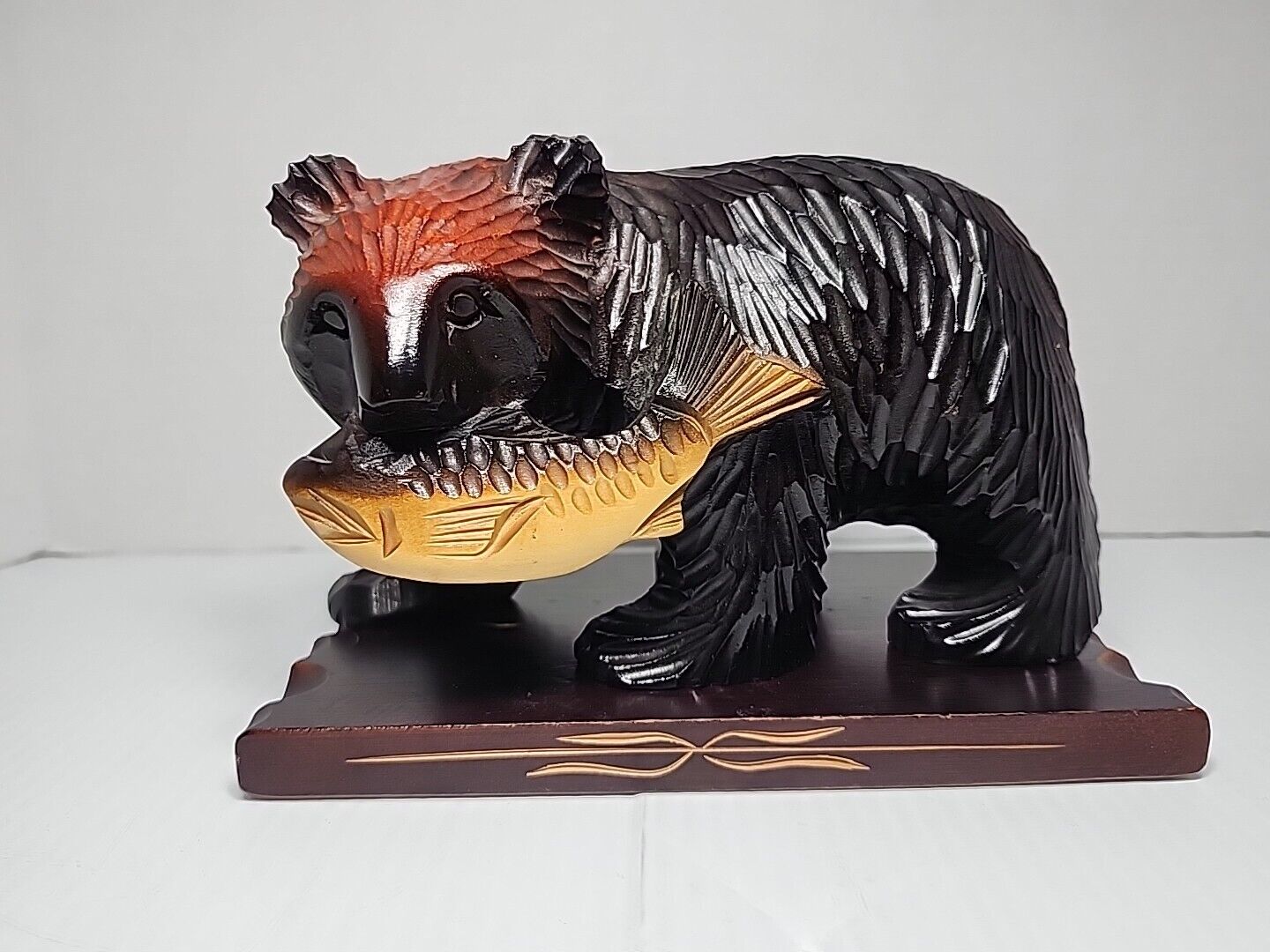Hokkaido Carved Wood Bear Salmon Fish Ainu Folk Art Higuma Japan Sculpture 6” 
