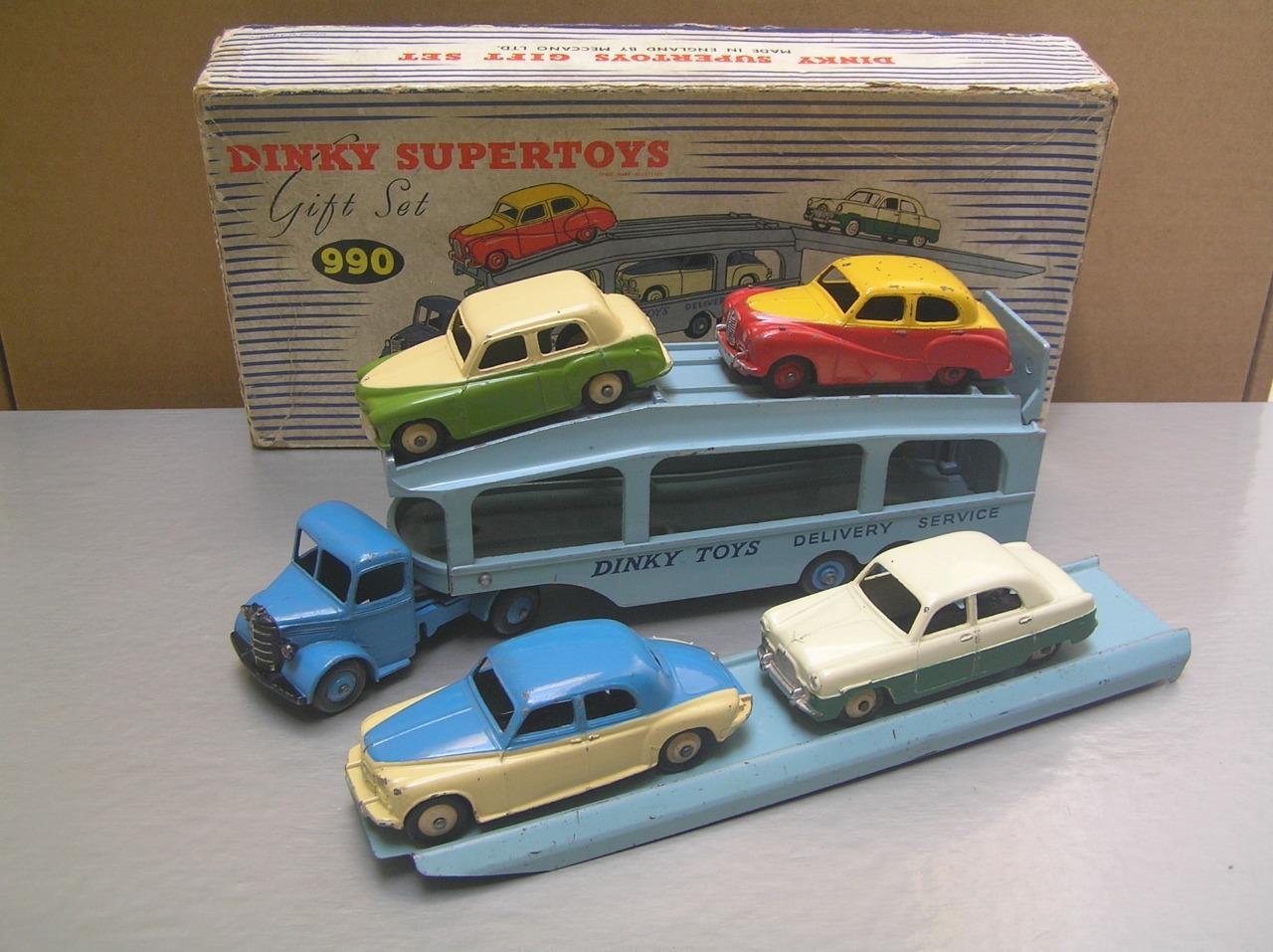 Dinky Supertoys Gift Set 990 Pullmore Transporter with Four Cars and Ramp Boxed