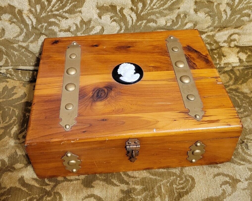 Large Vtg Cedar Trinket Box With Latch For Padlock Cameo