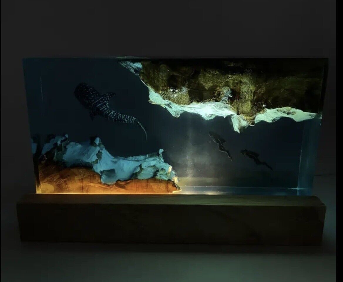 Living Aquarium Dual Sided Driver & Shark Night Light/Moving Ocean Lamp