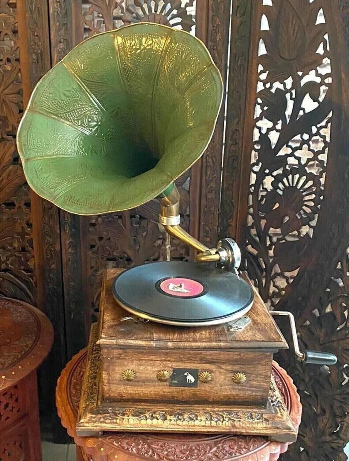 Gramophone With Brass Horn 78 Rpm Player Playing Phonograph Audio Vinyl Recorder