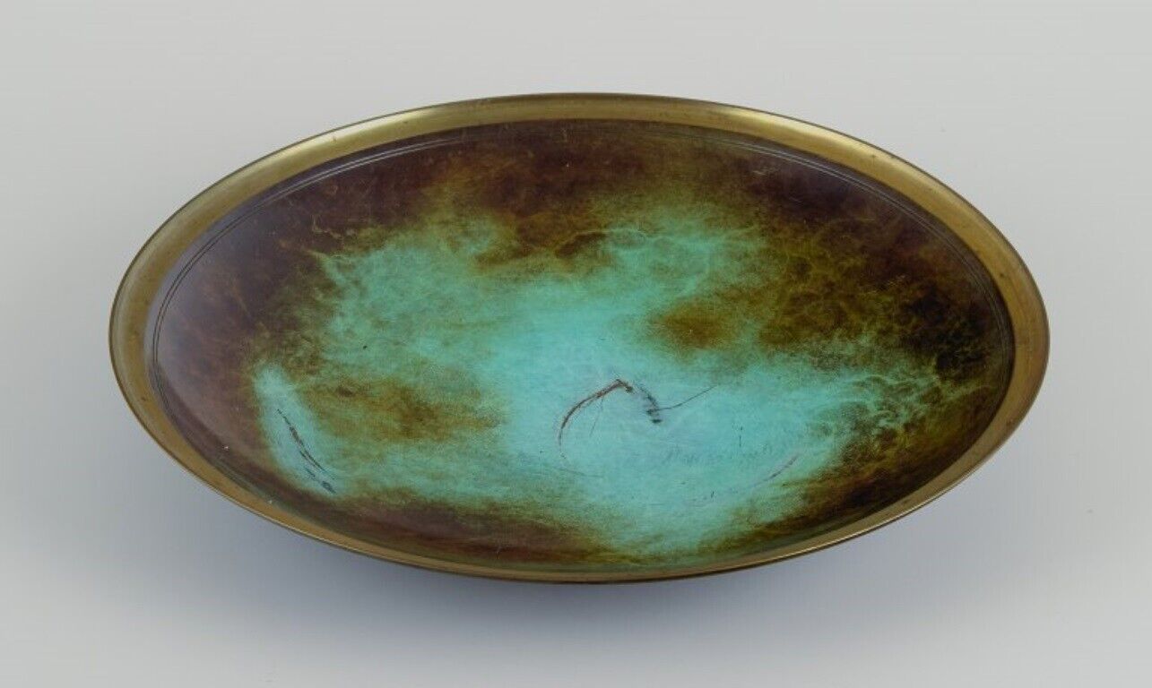 Just Andersen, large Art Deco bowl in alloyed bronze. 1930/40s.
