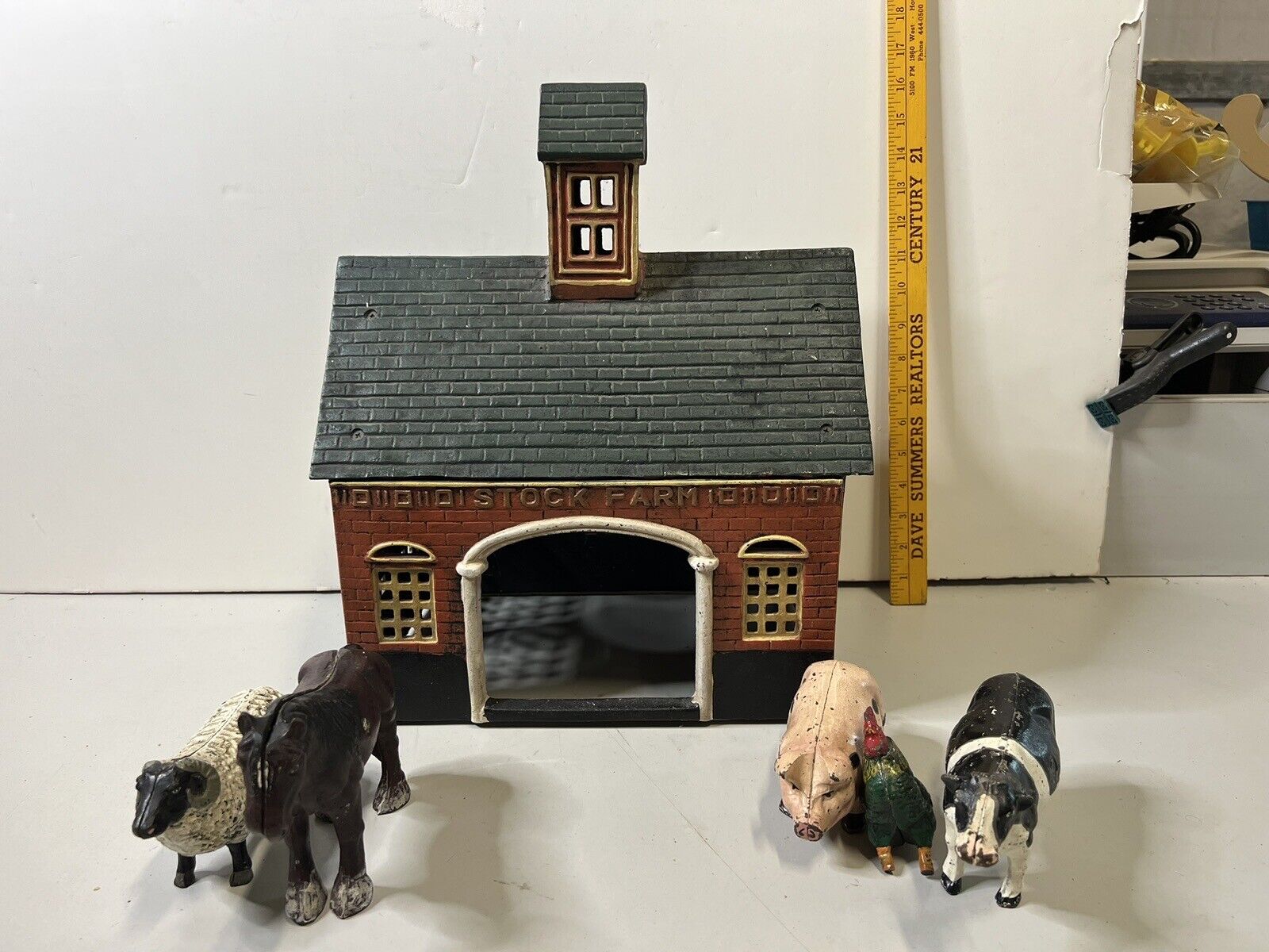 OLD STOCK FARM Cast Iron Barn w/Animals - Horse Sheep Pig Chicken Cow